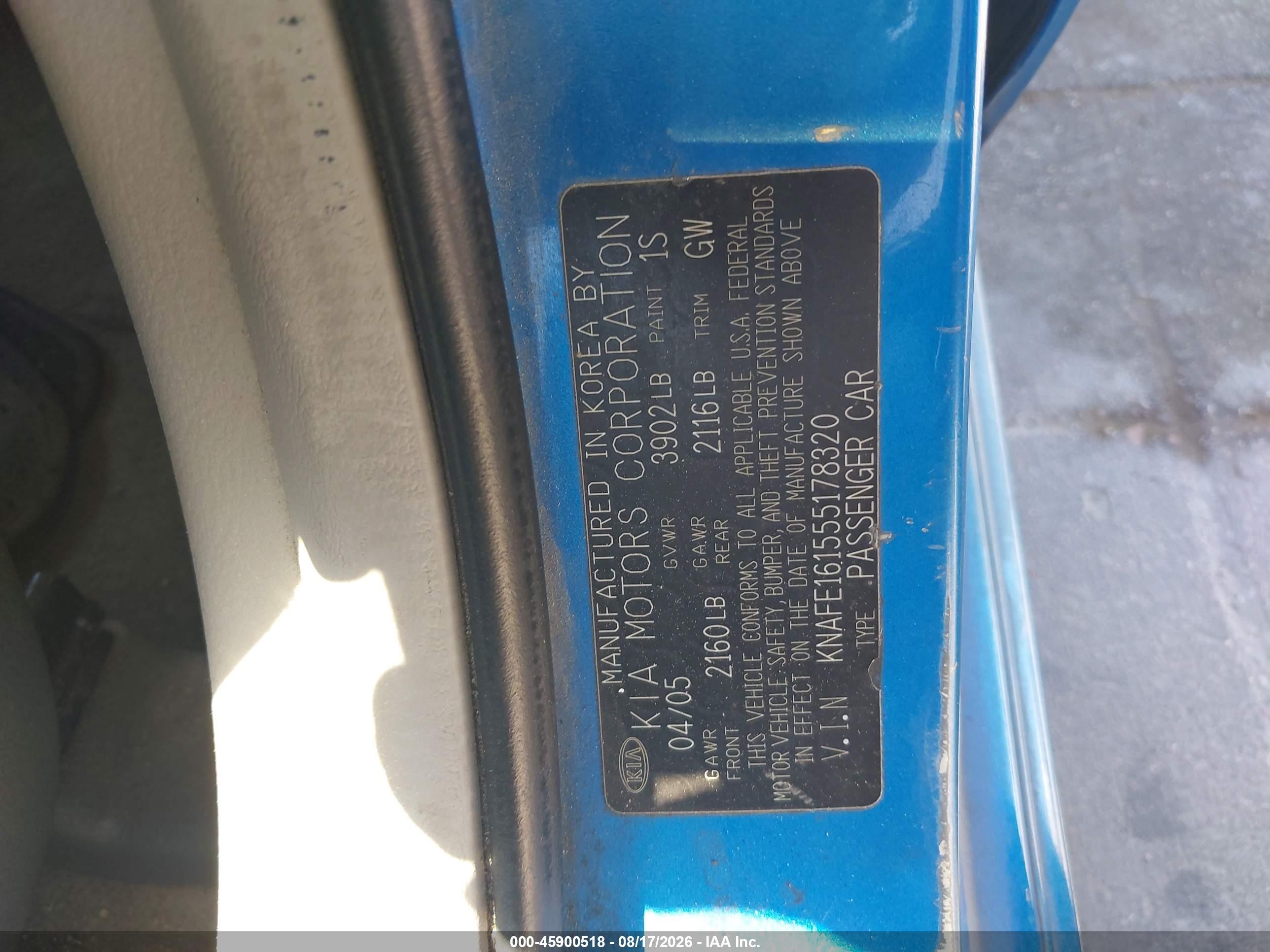 2005 Kia Spectra5   Blue vin: KNAFE161555178320