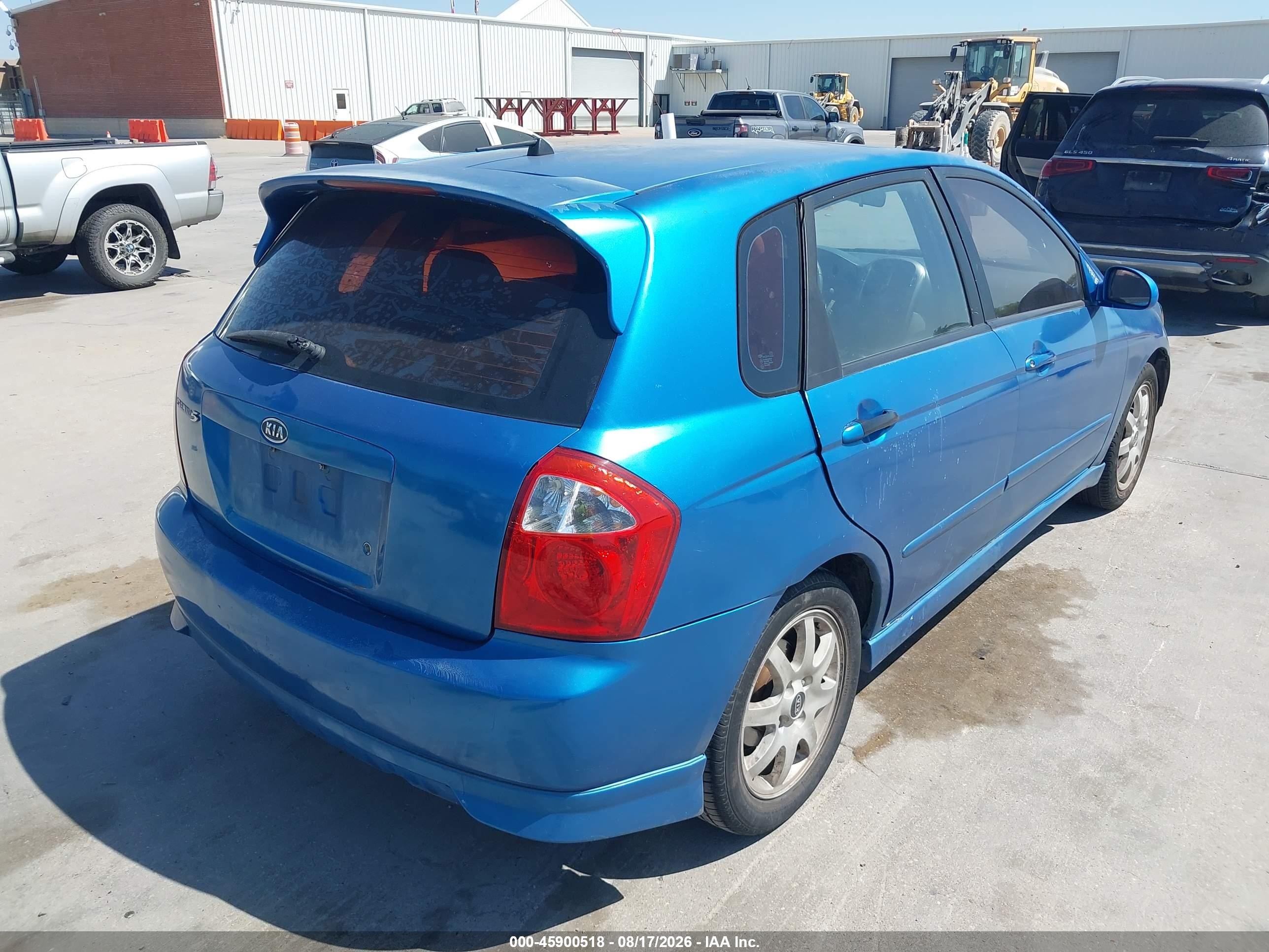 2005 Kia Spectra5   Blue vin: KNAFE161555178320