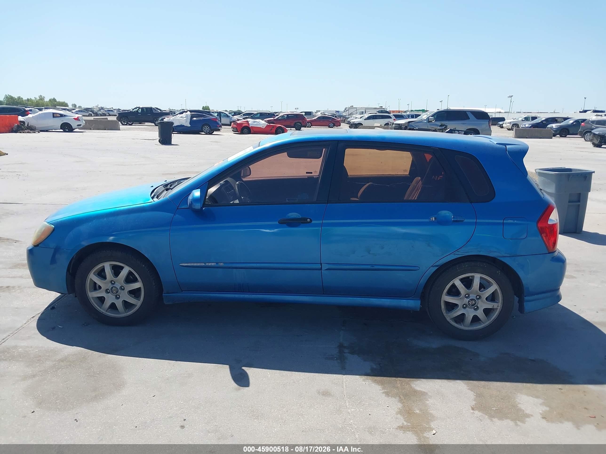 2005 Kia Spectra5   Blue vin: KNAFE161555178320