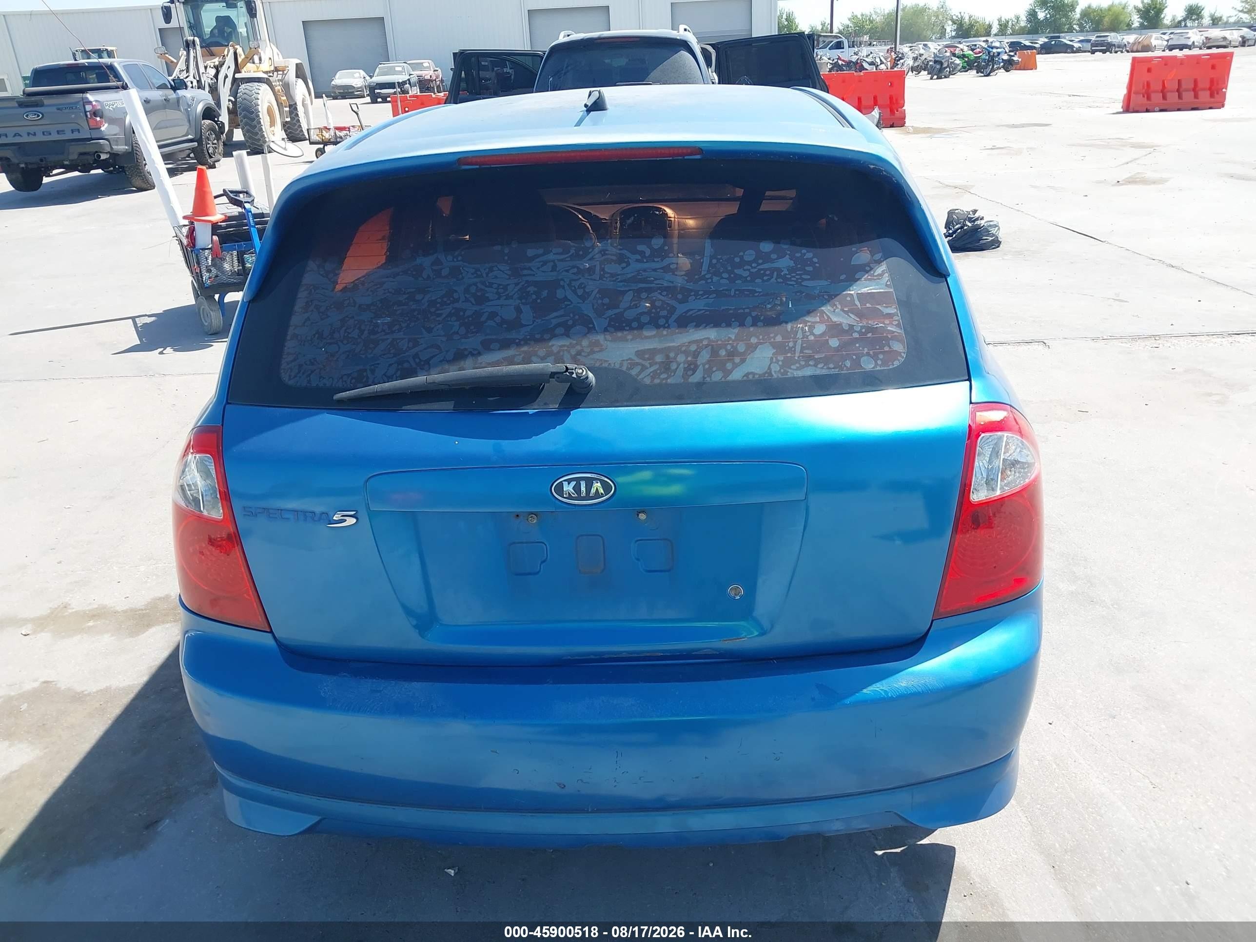 2005 Kia Spectra5   Blue vin: KNAFE161555178320
