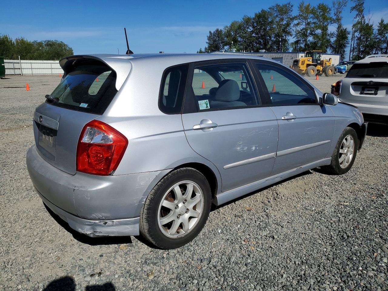2005 Kia Spectra Spectra5 Silver vin: KNAFE161655117686