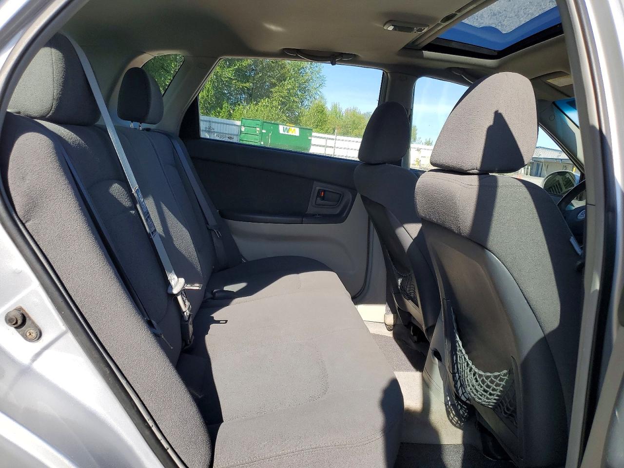 2005 Kia Spectra Spectra5 Silver vin: KNAFE161655117686