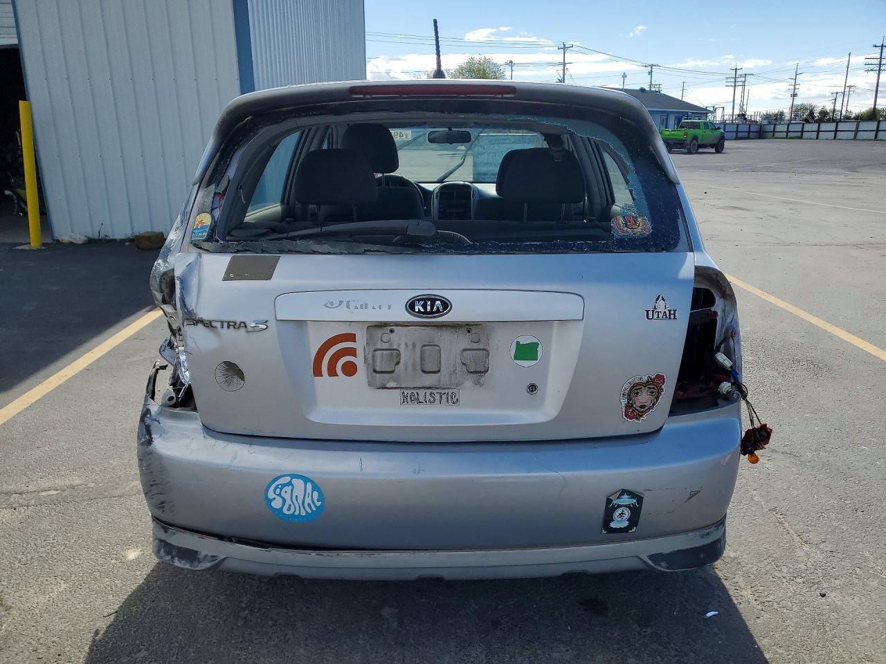 2006 Kia Spectra Spectra5 Серебряный vin: KNAFE161665342255