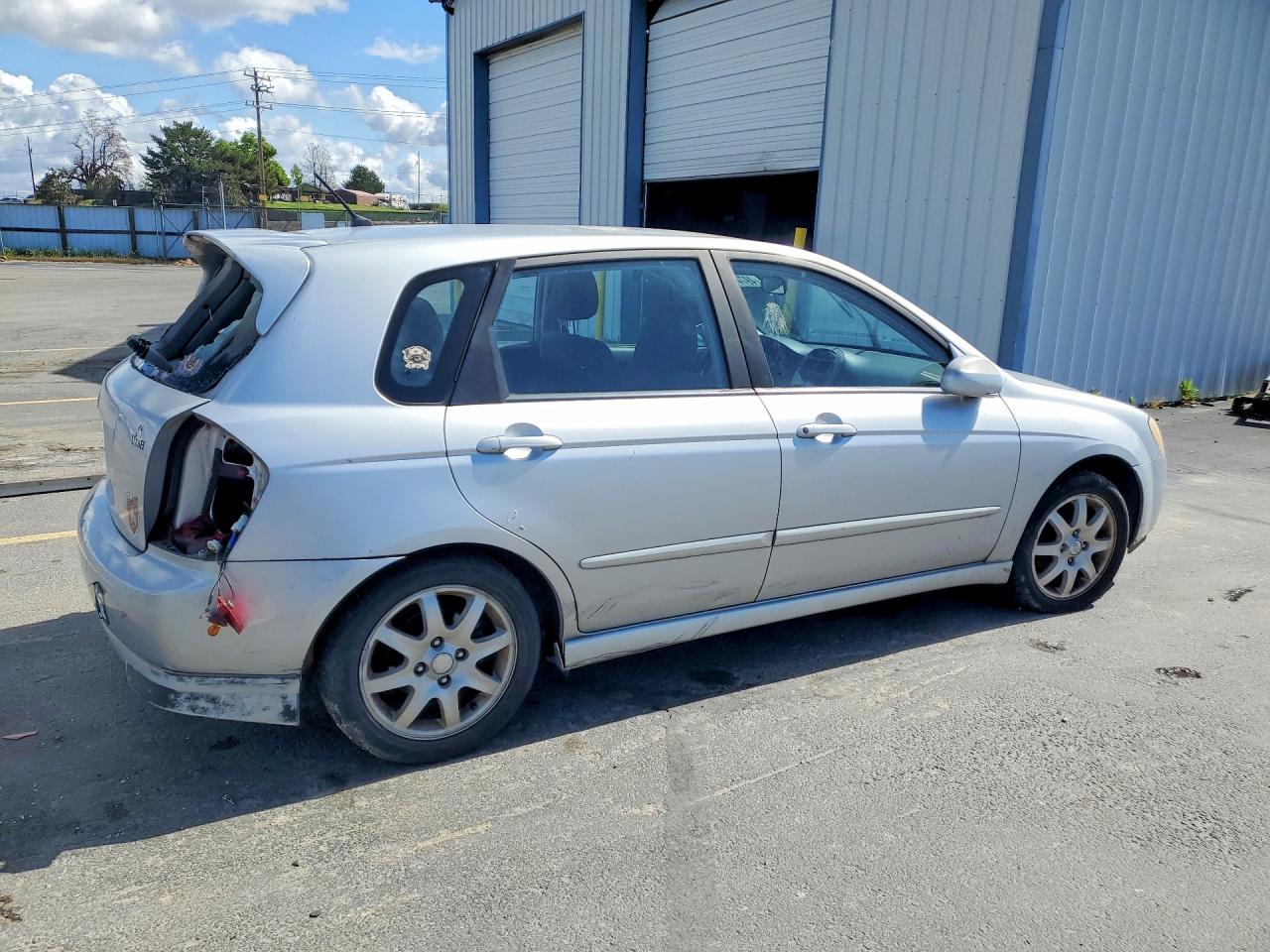 2006 Kia Spectra Spectra5 Серебряный vin: KNAFE161665342255