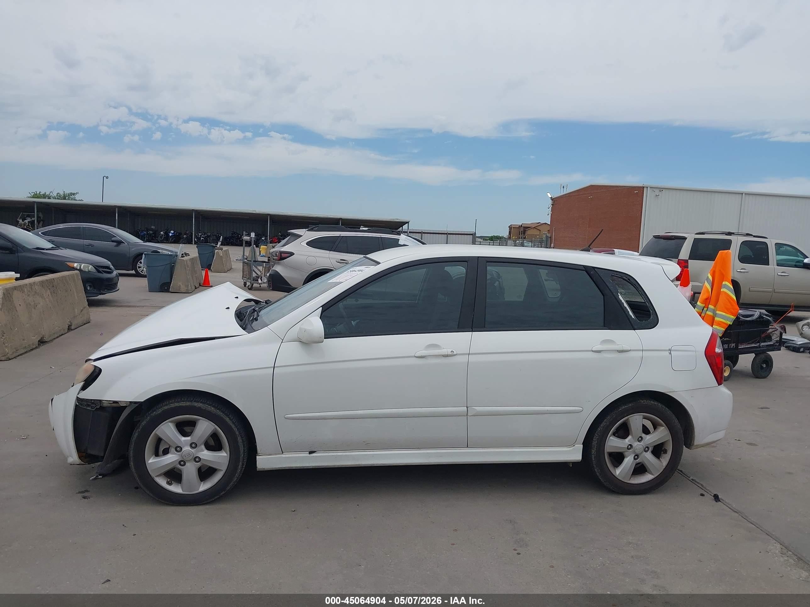 2007 Kia Spectra5 Sx White vin: KNAFE161675009653