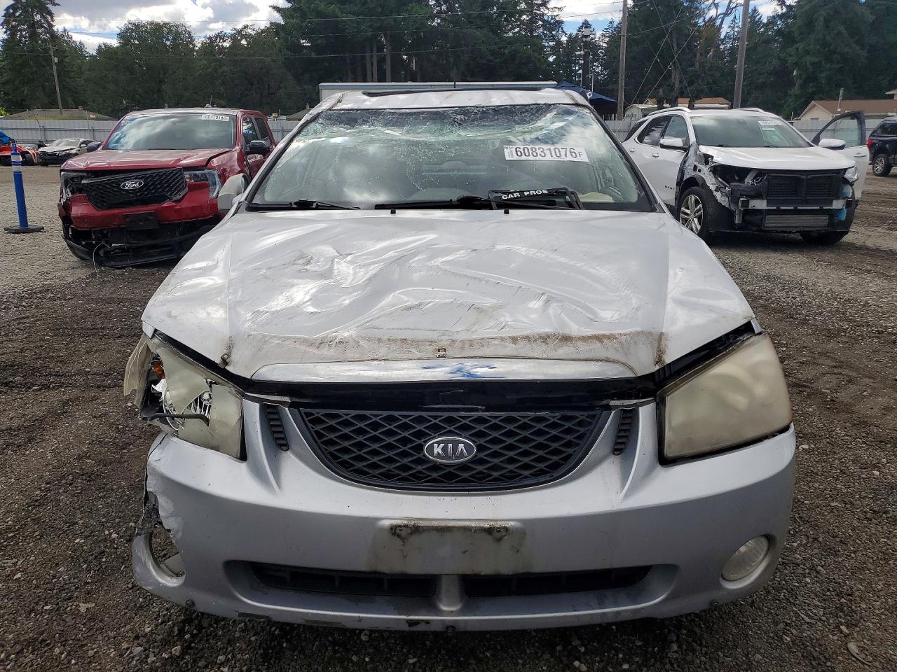 2005 Kia Spectra Spectra5 Silver vin: KNAFE161755113808