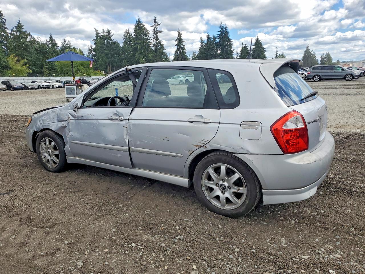 2005 Kia Spectra Spectra5 Silver vin: KNAFE161755113808