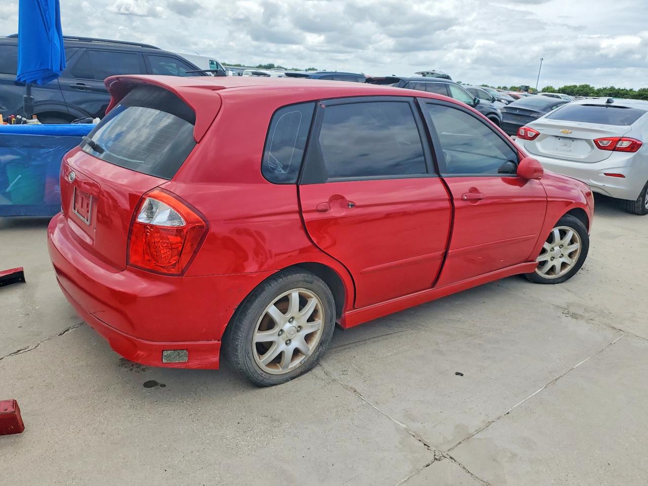 2006 Kia Spectra Spectra5 Red vin: KNAFE161765322693