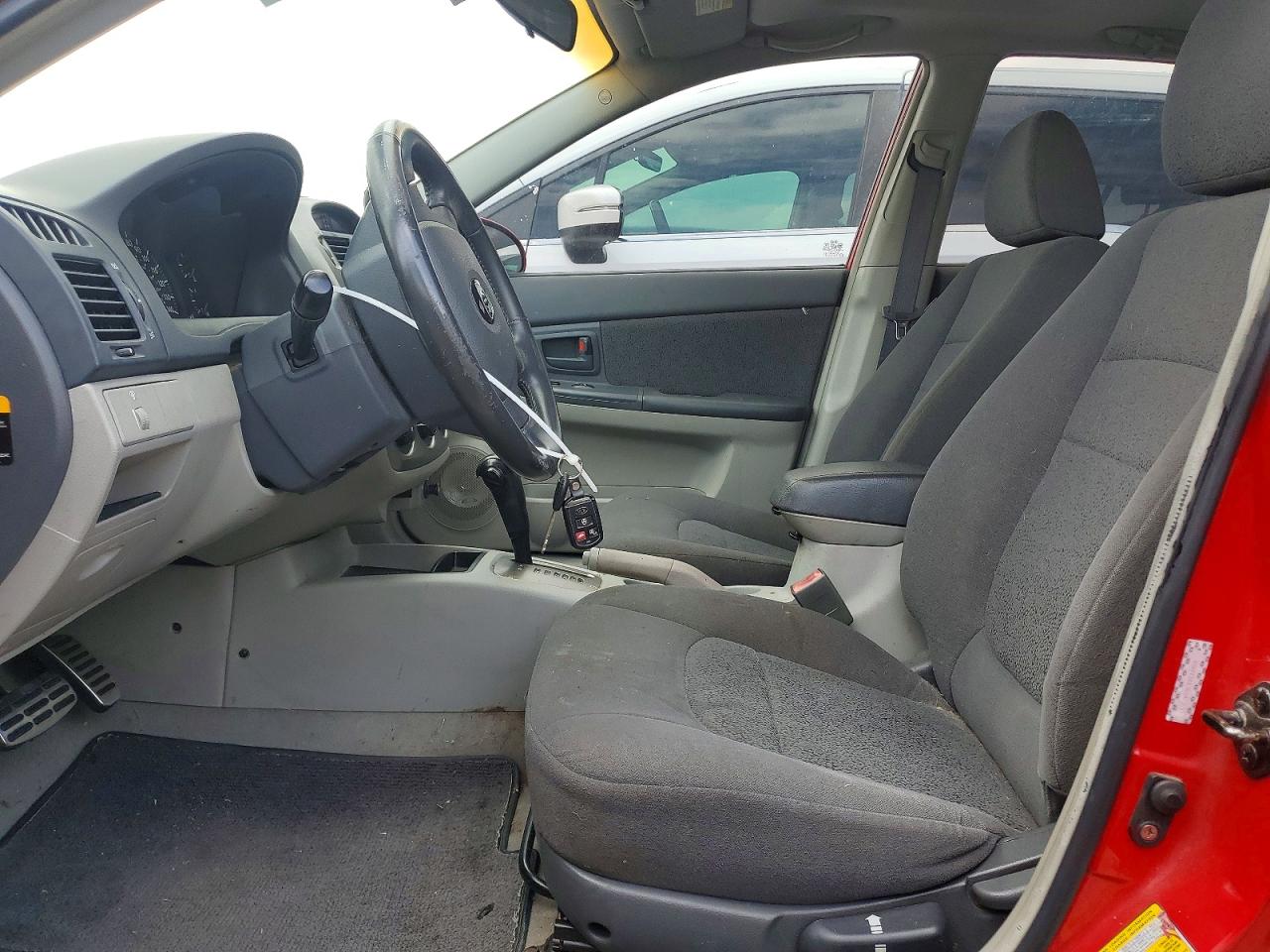 2006 Kia Spectra Spectra5 Red vin: KNAFE161765322693