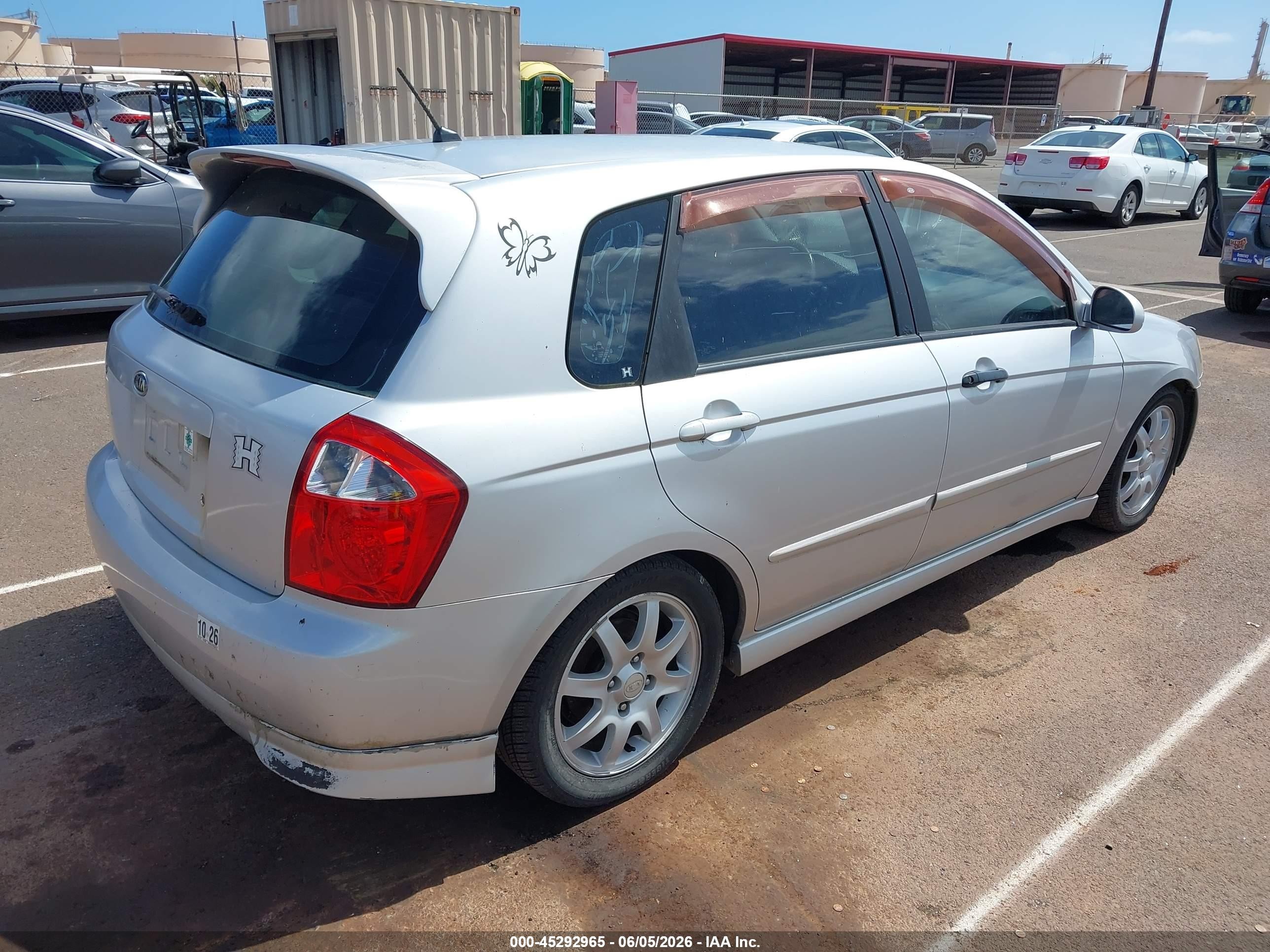 2006 Kia Spectra5   Silver vin: KNAFE161765364121