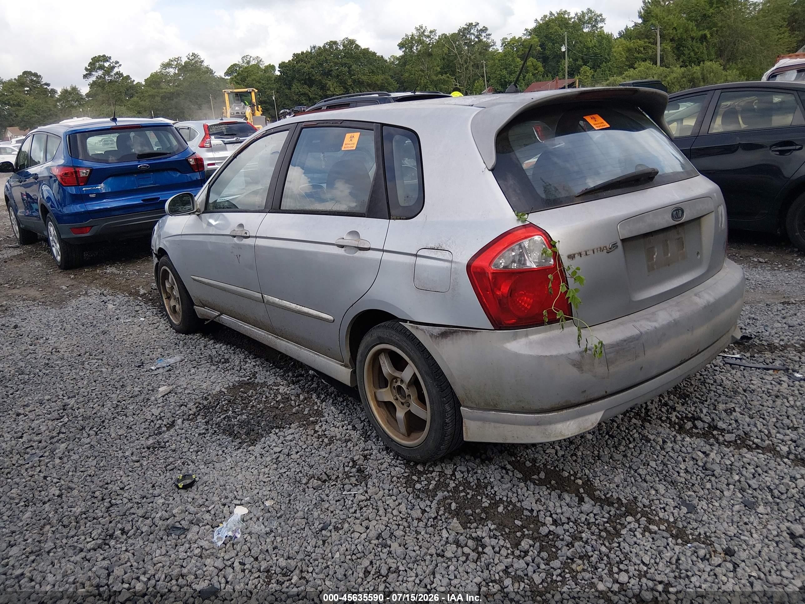 2005 Kia Spectra5   Silver vin: KNAFE161855070533