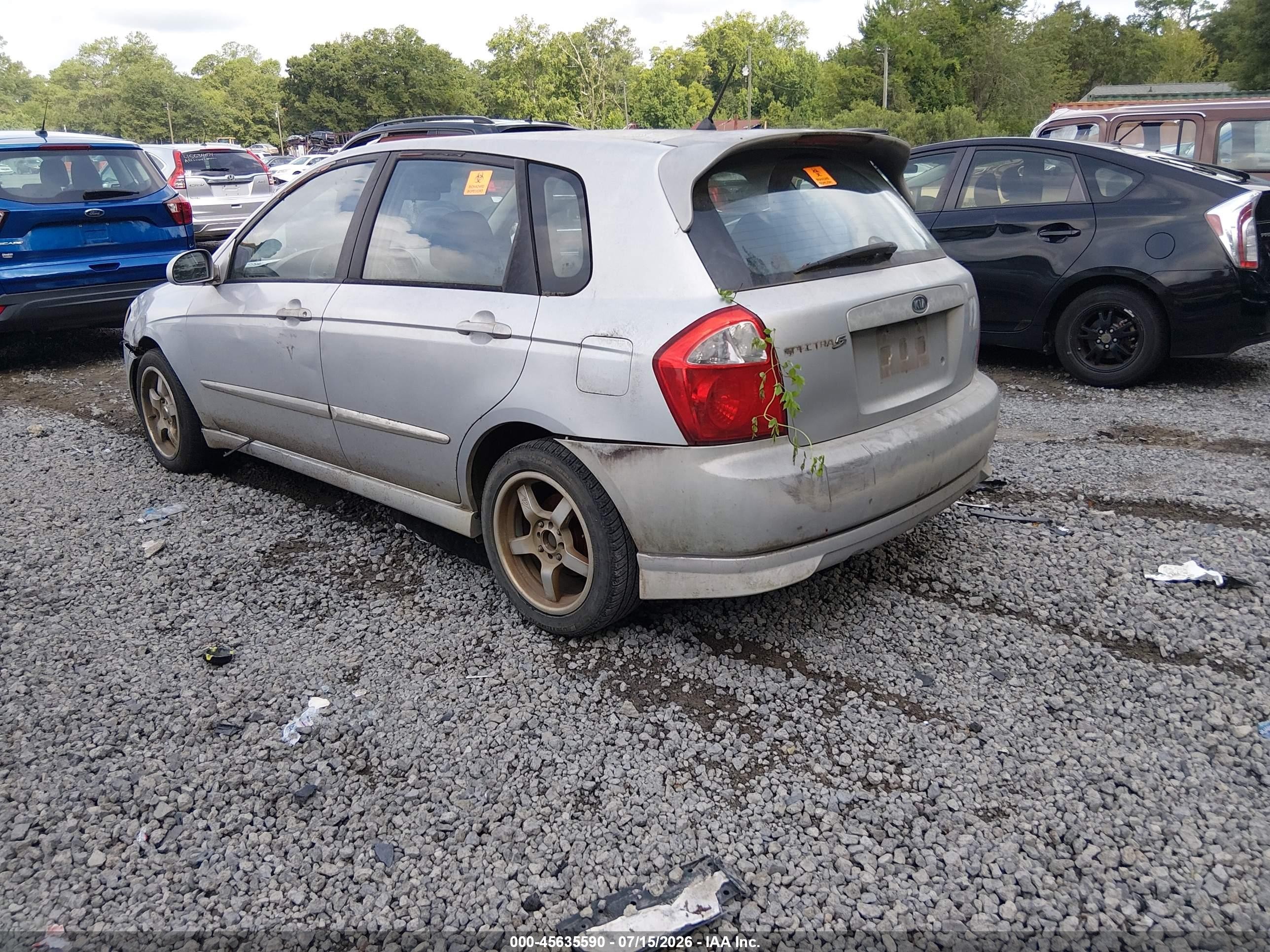 2005 Kia Spectra5   Silver vin: KNAFE161855070533