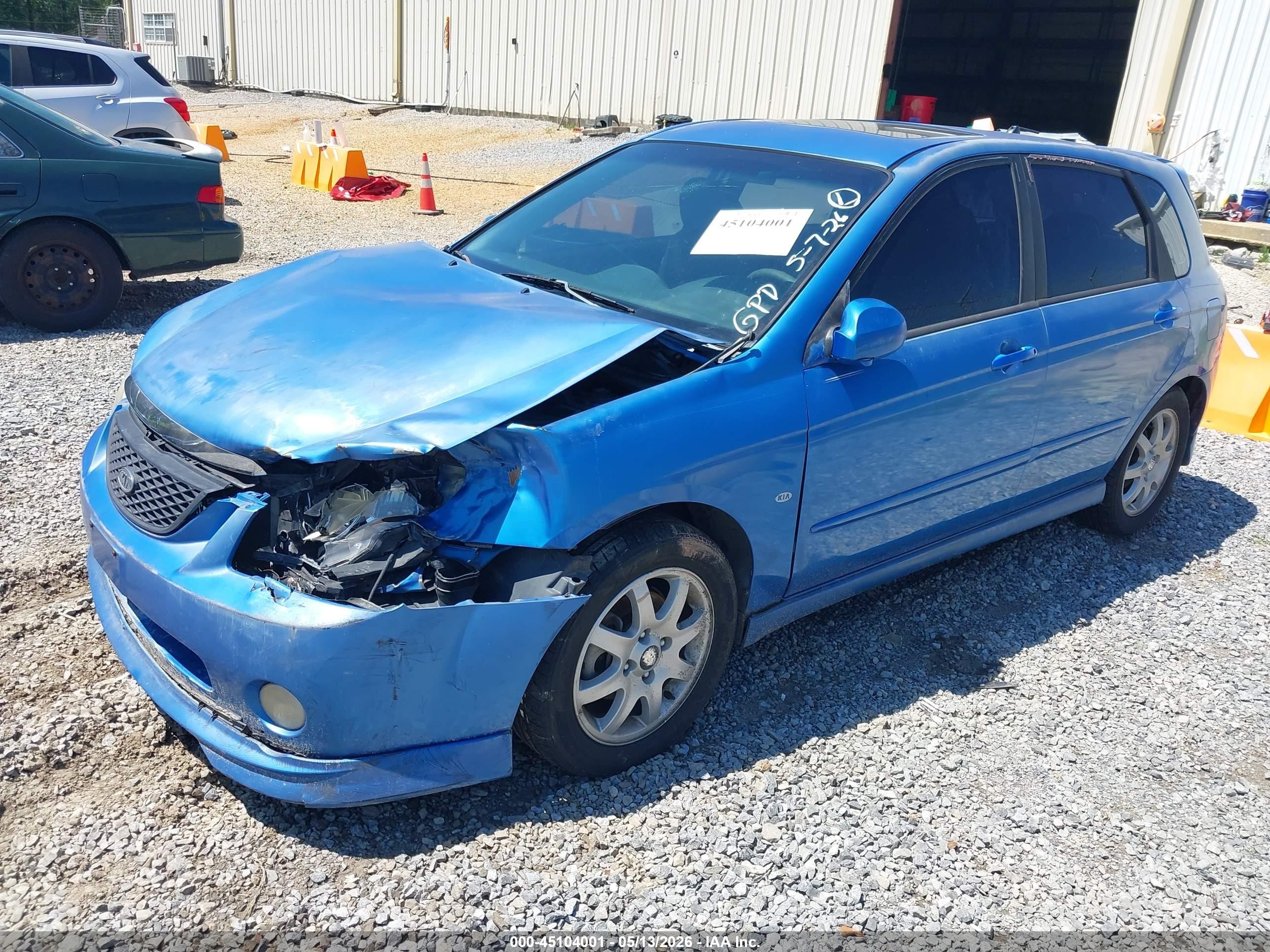 2005 Kia Spectra5   Blue vin: KNAFE161855084254