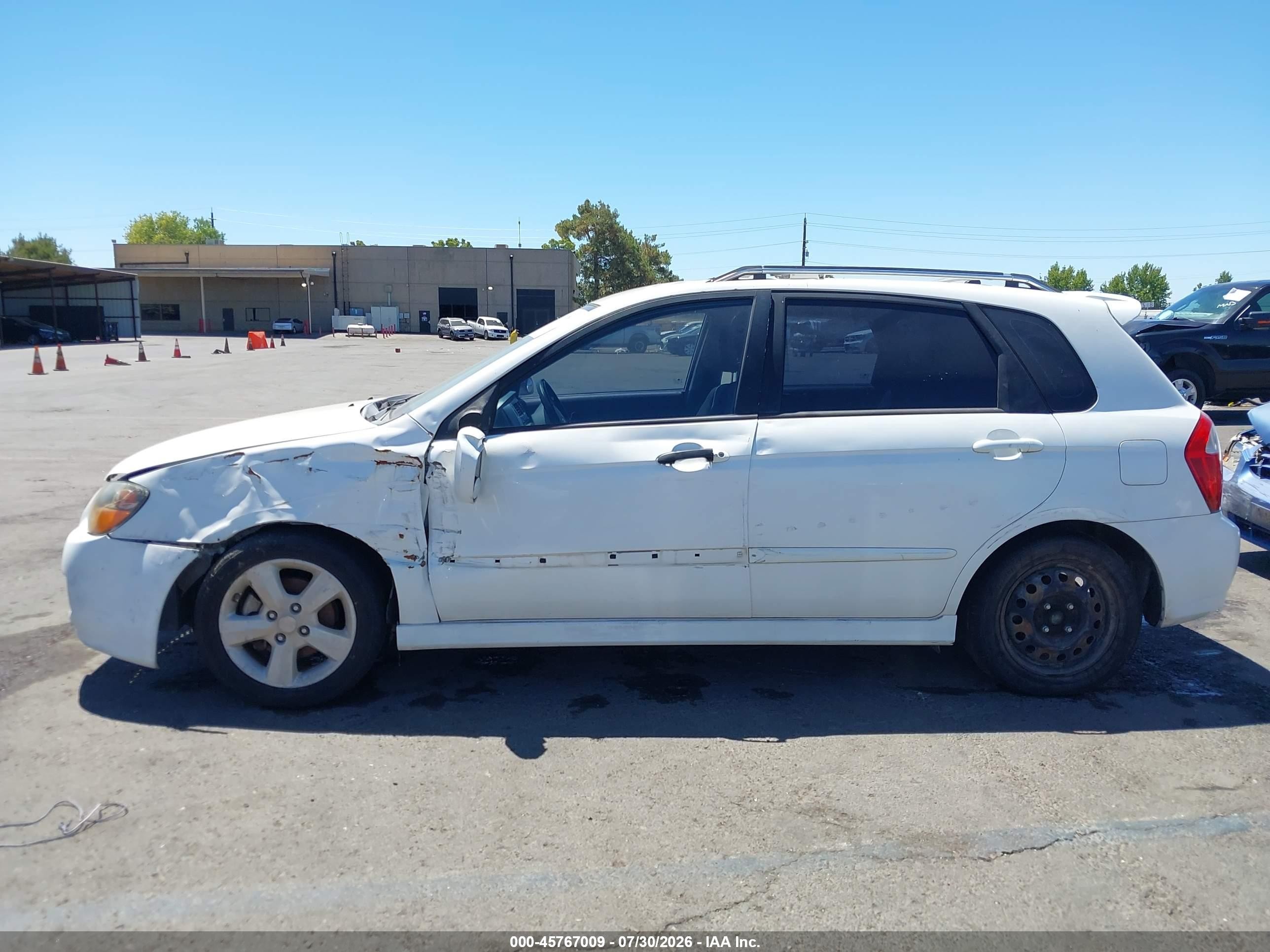 2008 Kia Spectra5 Sx White vin: KNAFE161X85012900