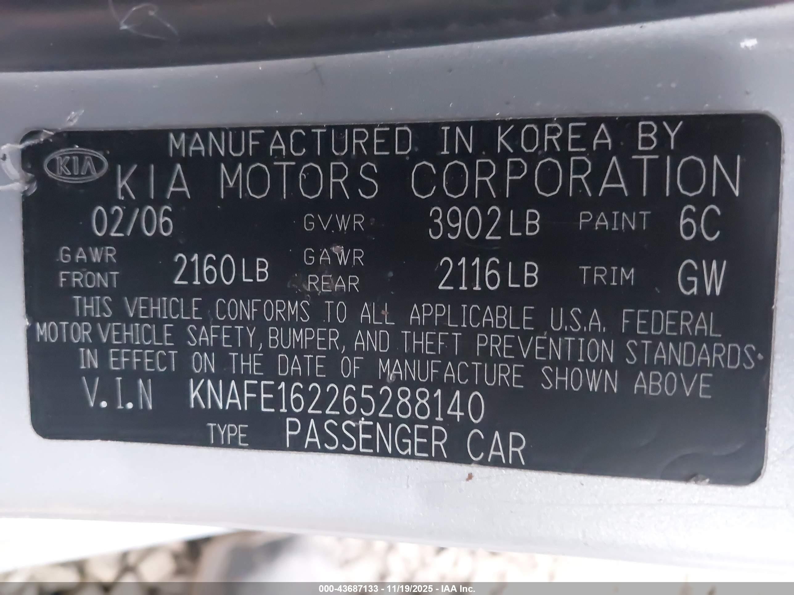 2006 Kia Spectra5   Silver vin: KNAFE162265288140