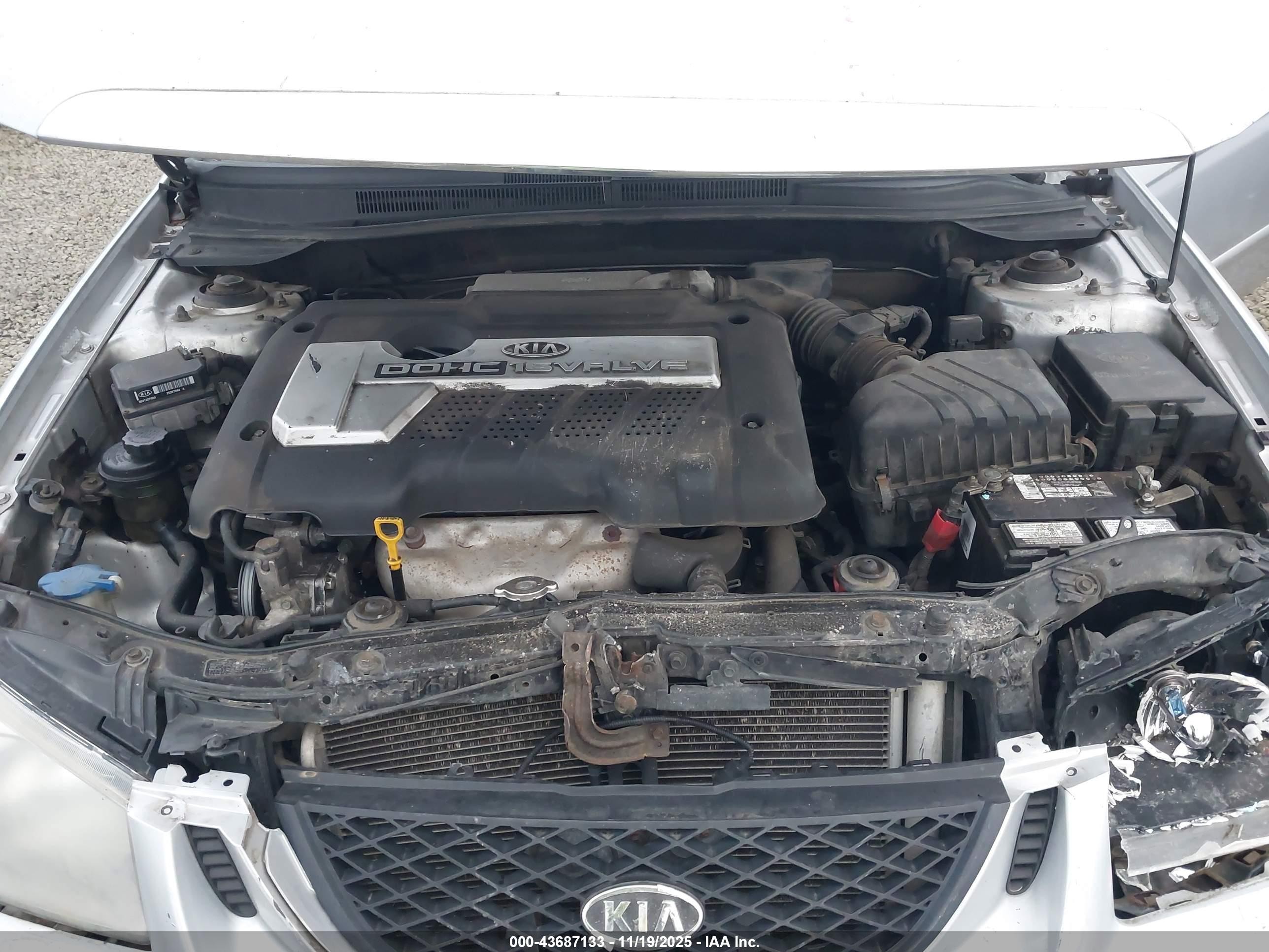 2006 Kia Spectra5   Silver vin: KNAFE162265288140