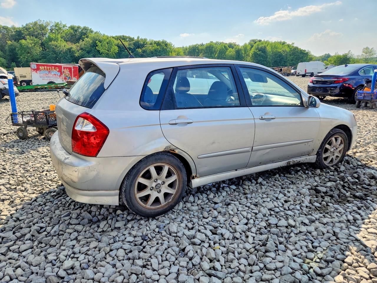 2005 Kia Spectra5 Gray vin: KNAFE162855122834