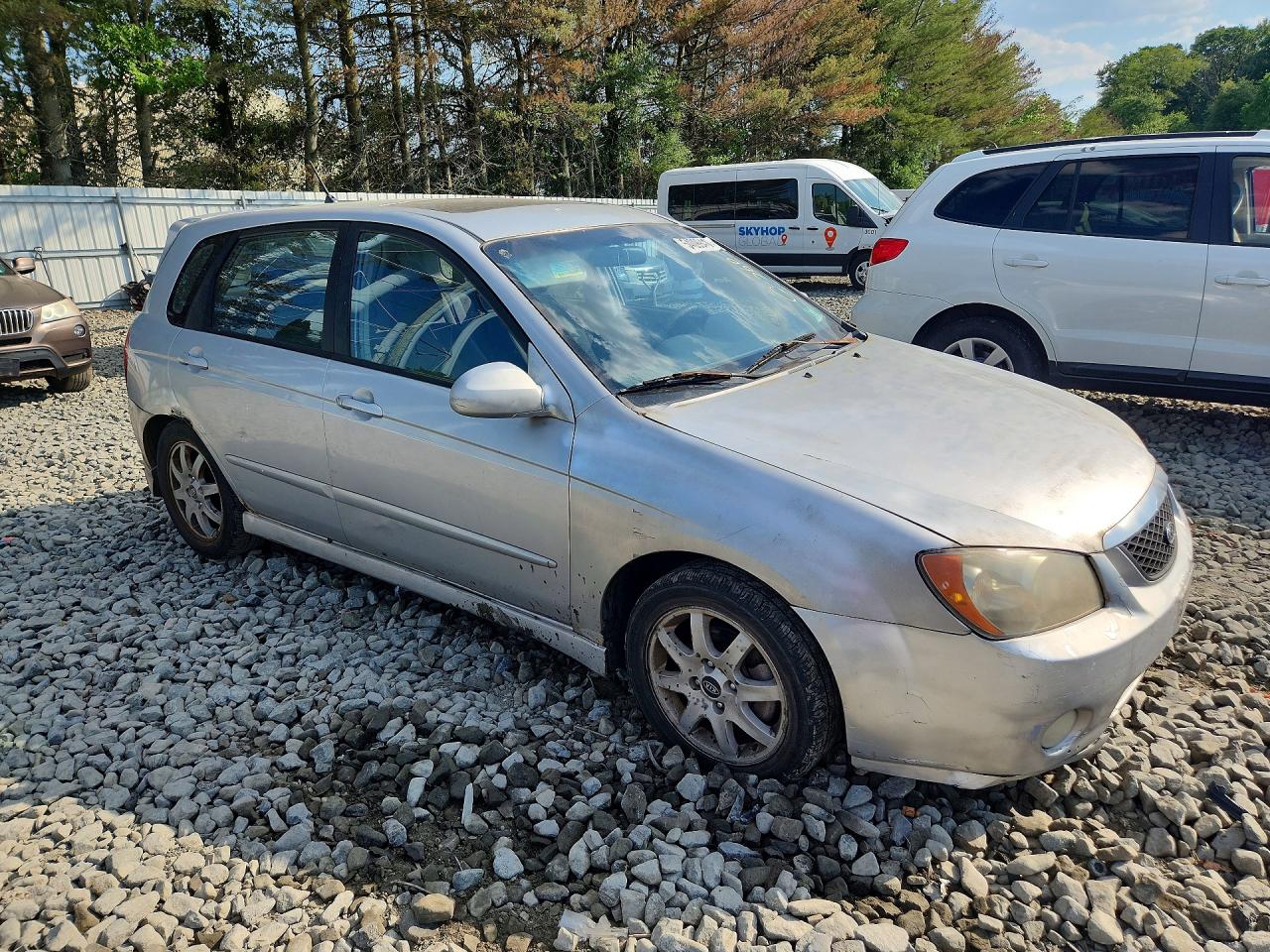 2005 Kia Spectra5 Gray vin: KNAFE162855122834