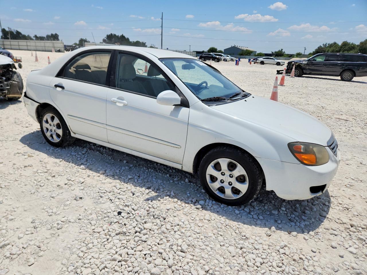 2009 Kia Spectra Lx White vin: KNAFE221095597323