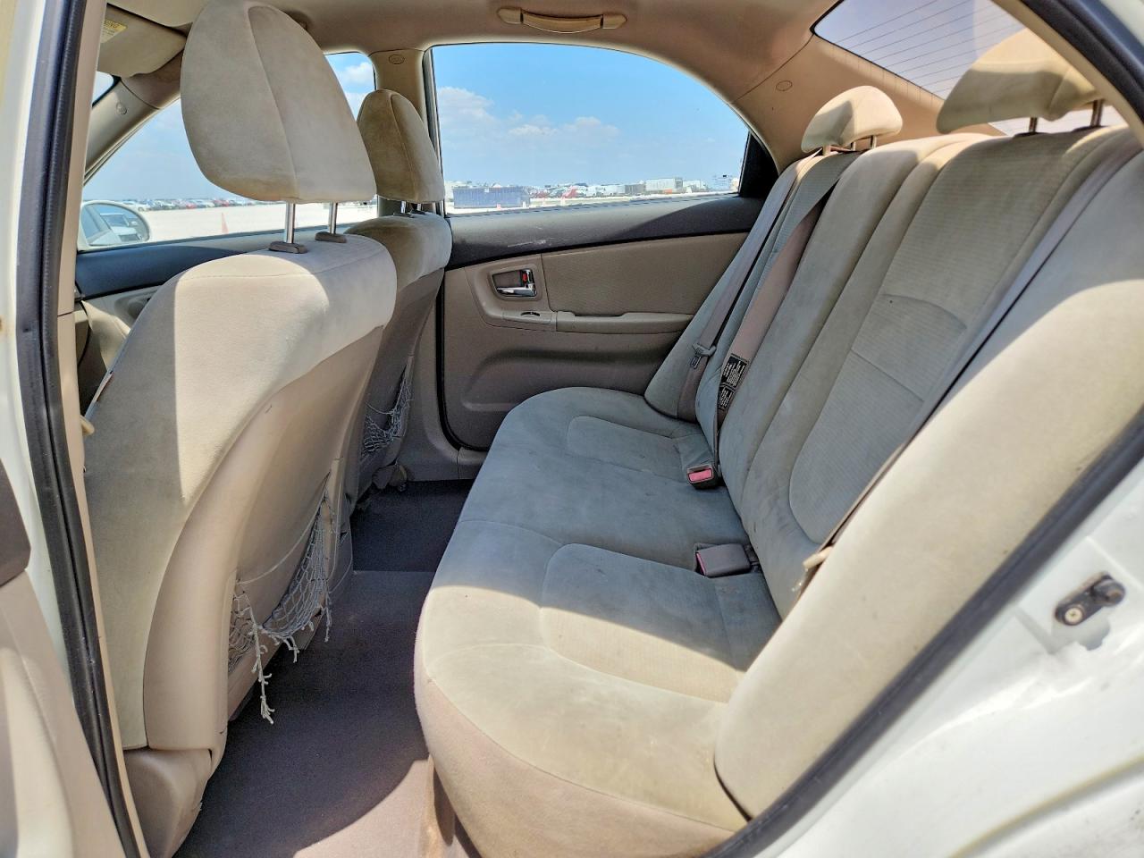 2009 Kia Spectra Lx White vin: KNAFE221095597323