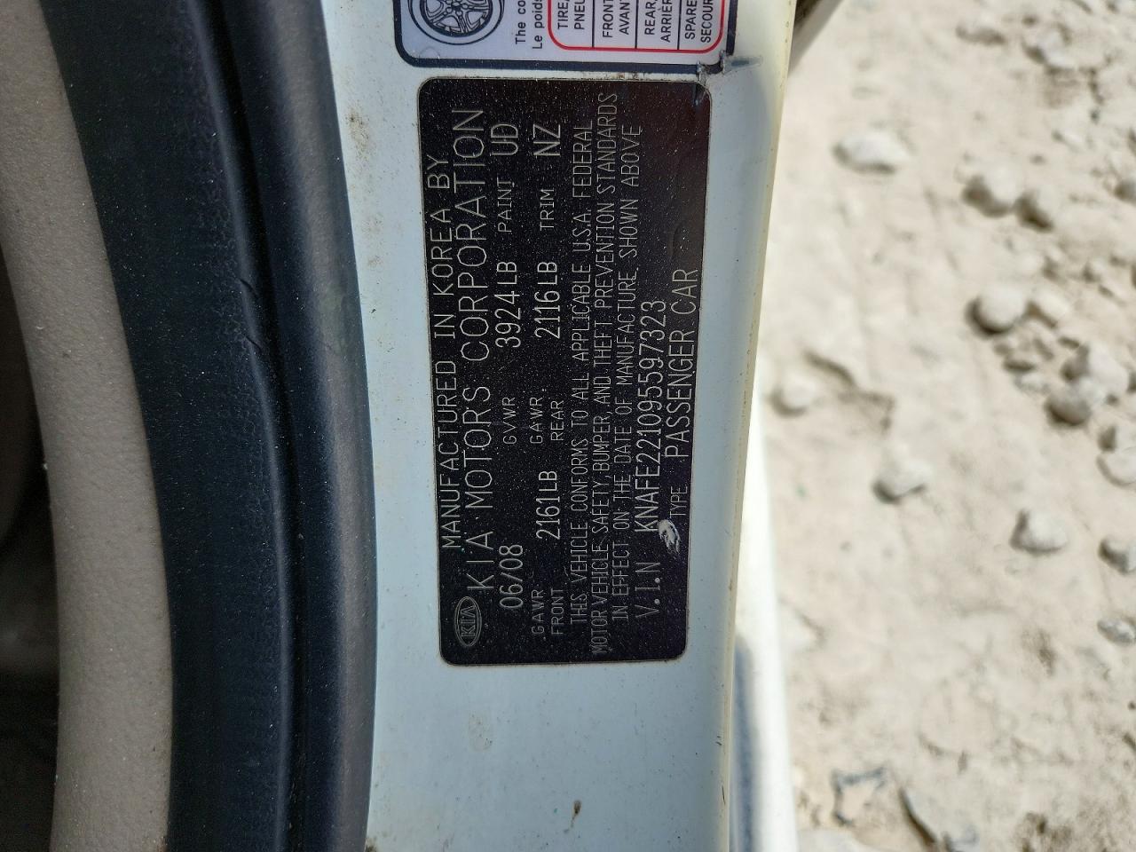 2009 Kia Spectra Lx White vin: KNAFE221095597323