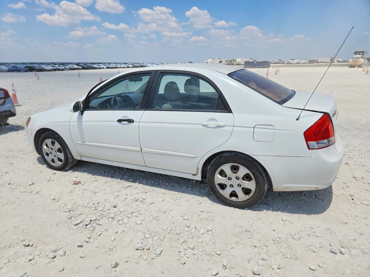 2009 Kia Spectra Lx White vin: KNAFE221095597323