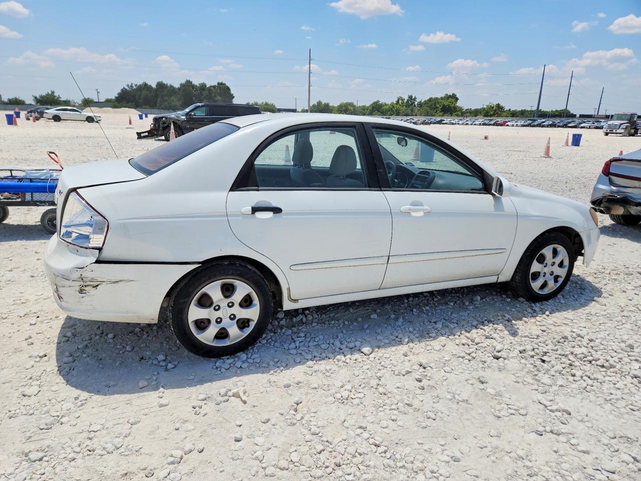 2009 Kia Spectra Lx White vin: KNAFE221095597323