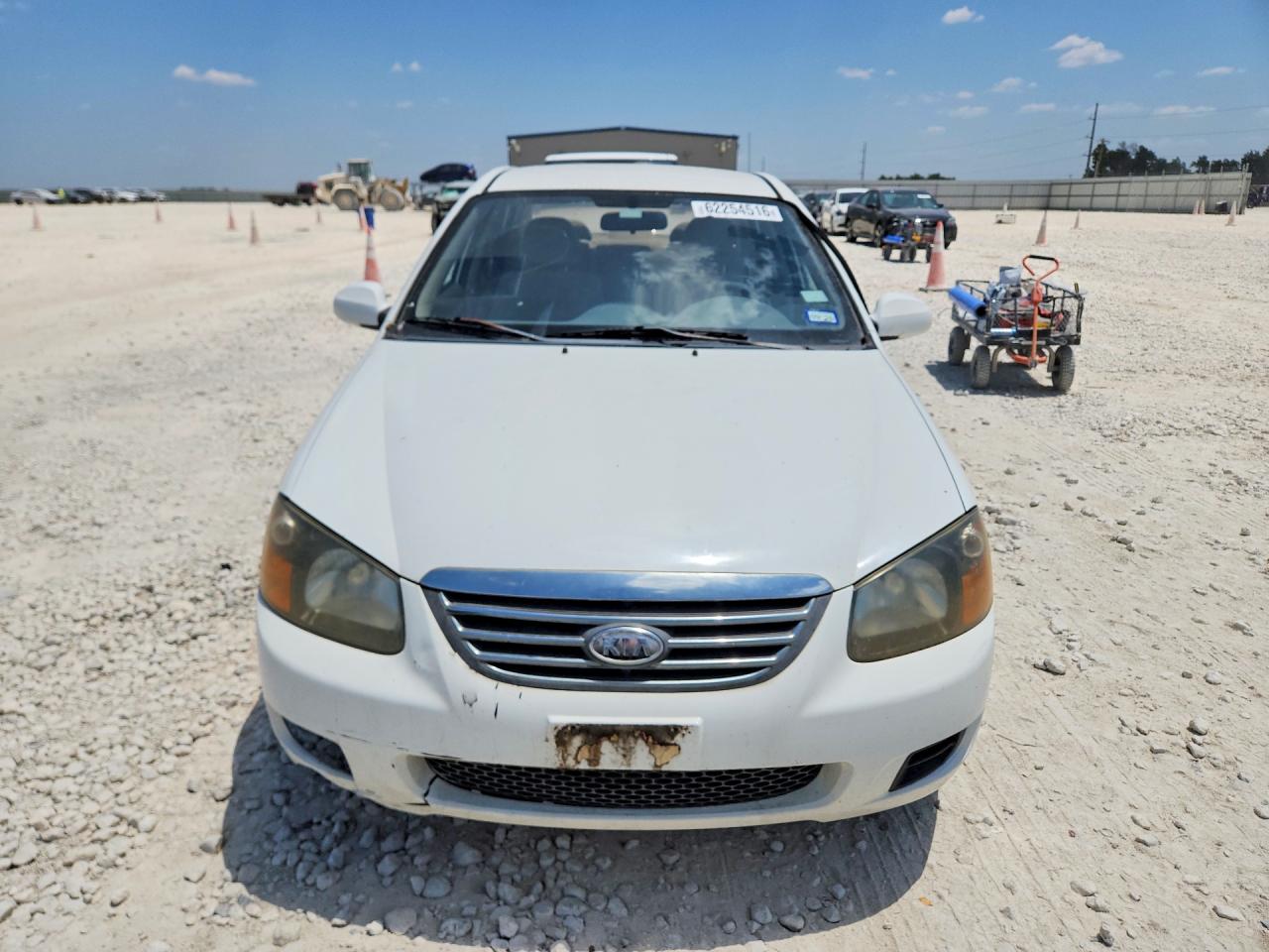 2009 Kia Spectra Lx White vin: KNAFE221095597323