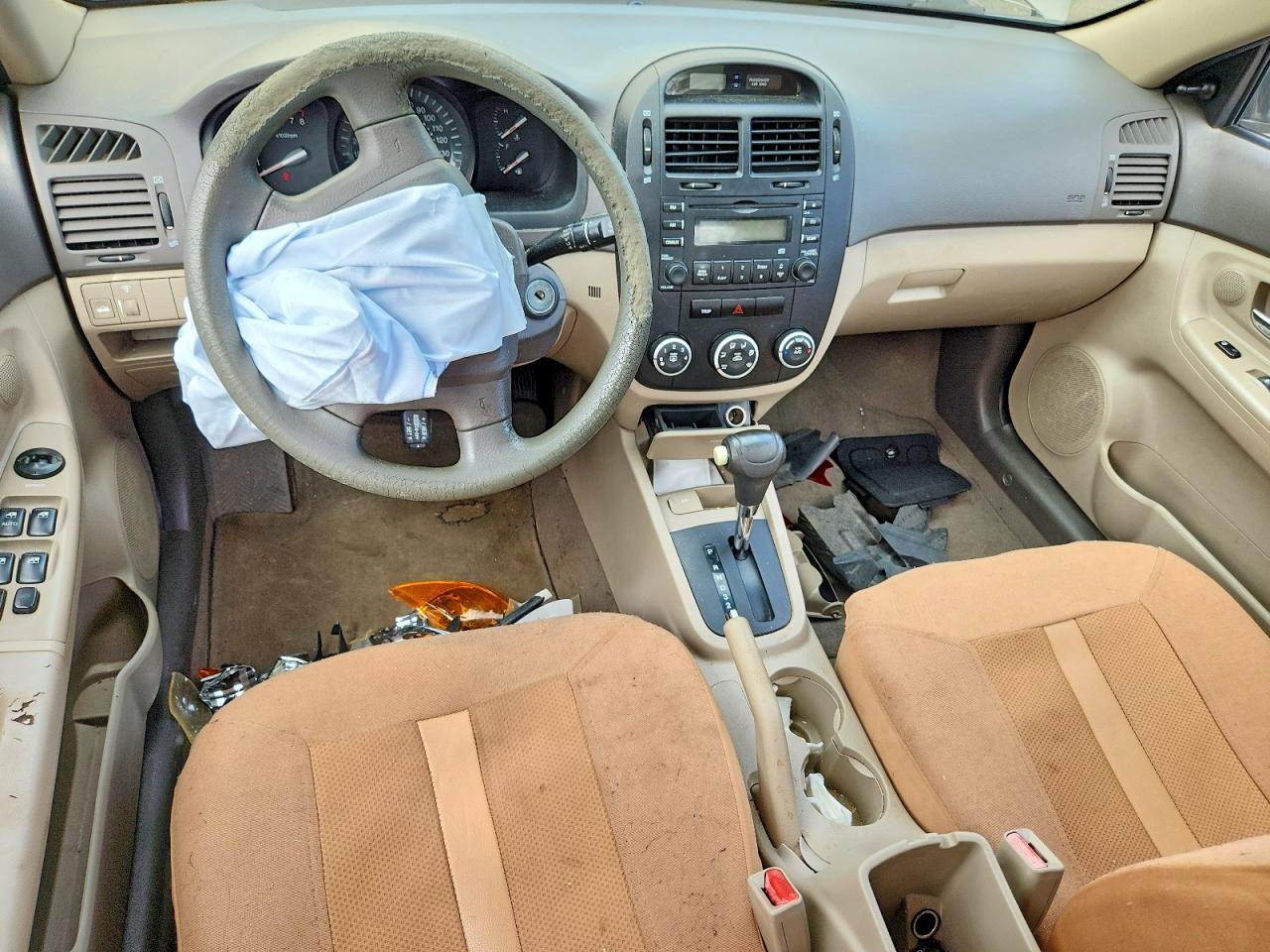 2009 Kia Spectra Ex Gold vin: KNAFE221095665832