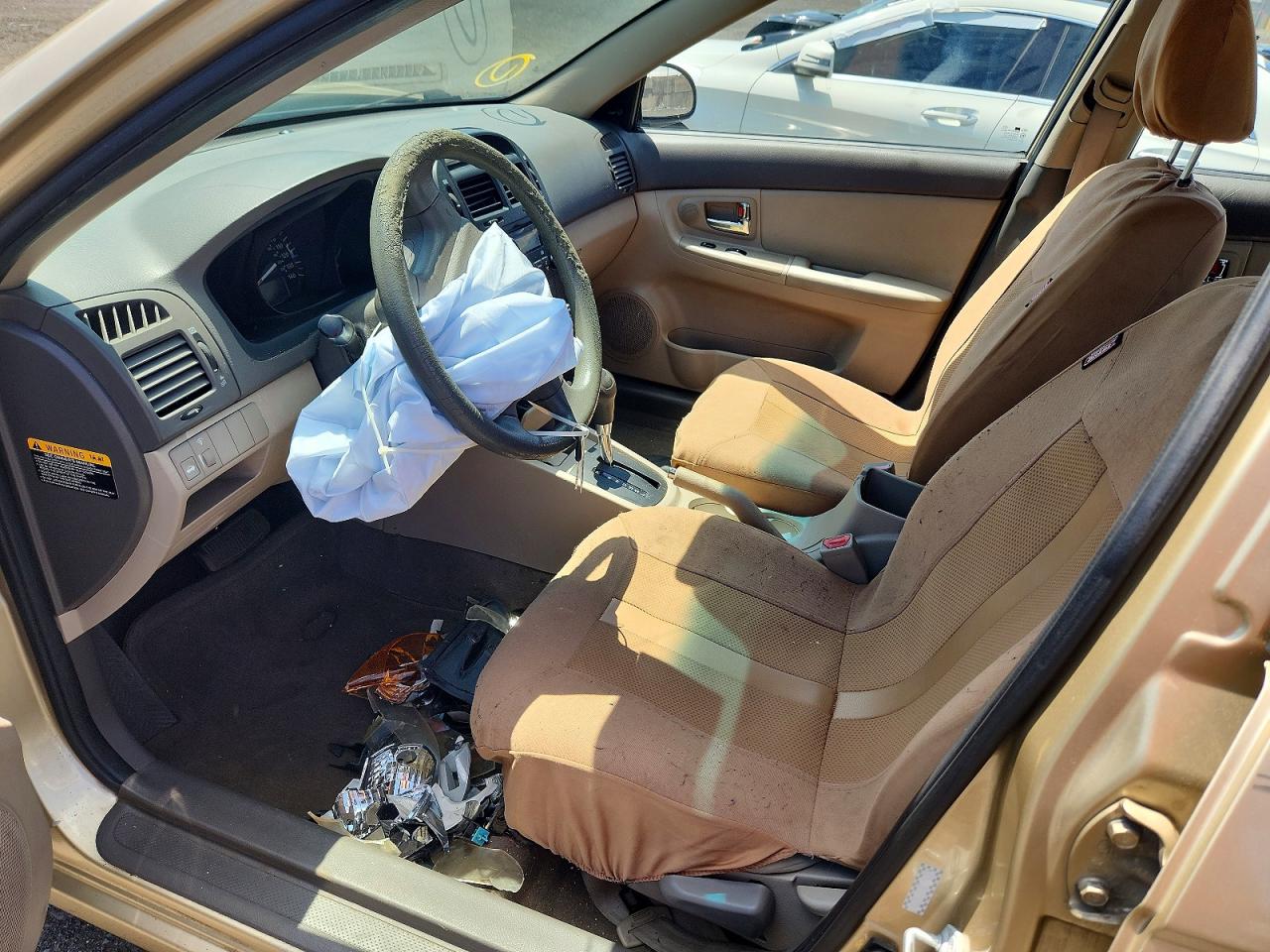2009 Kia Spectra Ex Gold vin: KNAFE221095665832