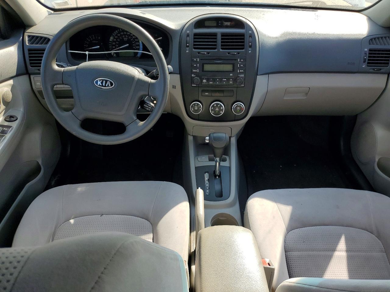 2009 Kia Spectra Lx Silver vin: KNAFE221195666844