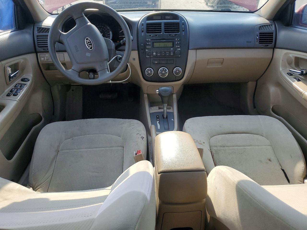 2009 Kia Spectra Lx Red vin: KNAFE221295598618