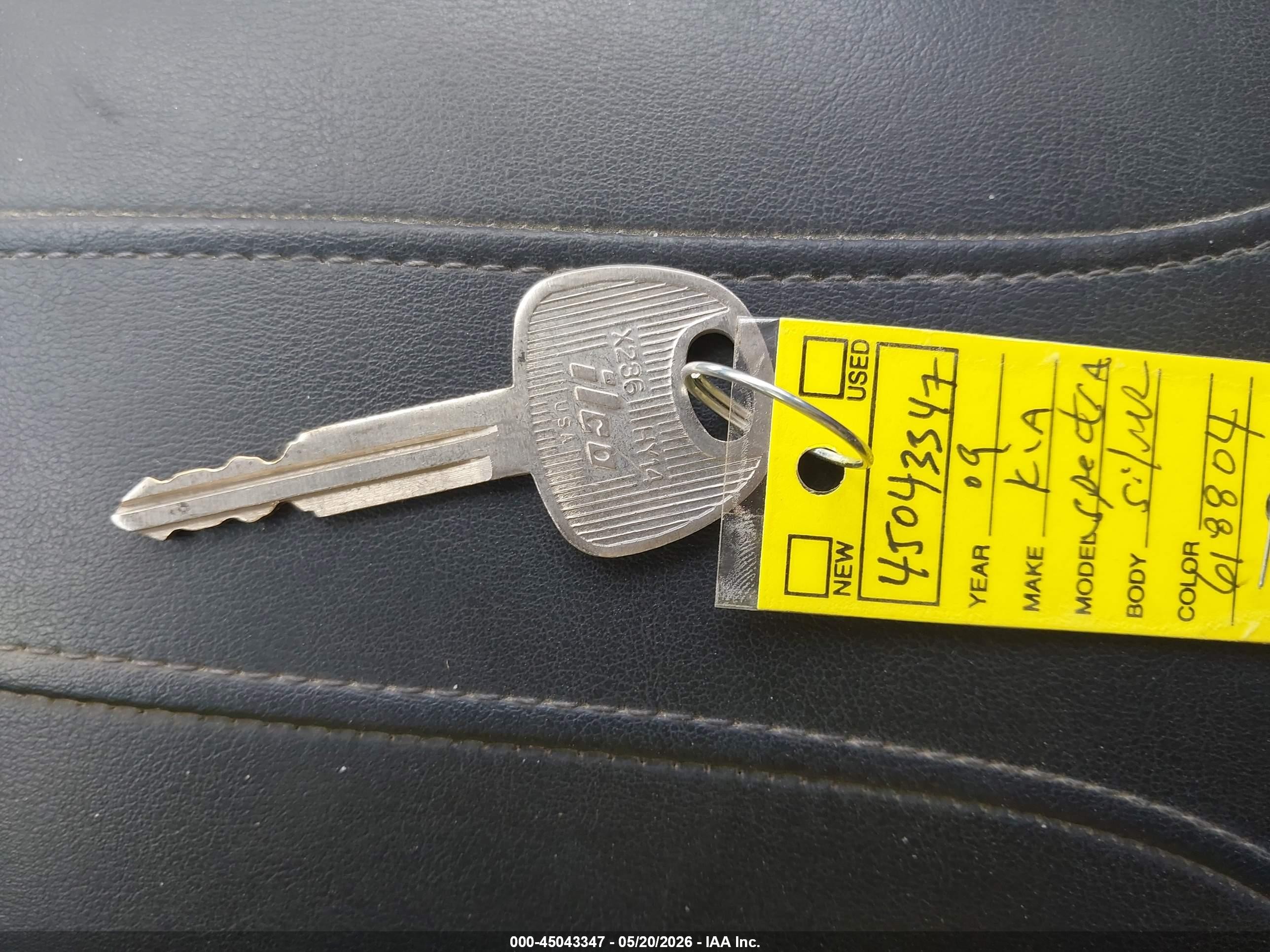 2009 Kia Spectra Ex Silver vin: KNAFE221295618804