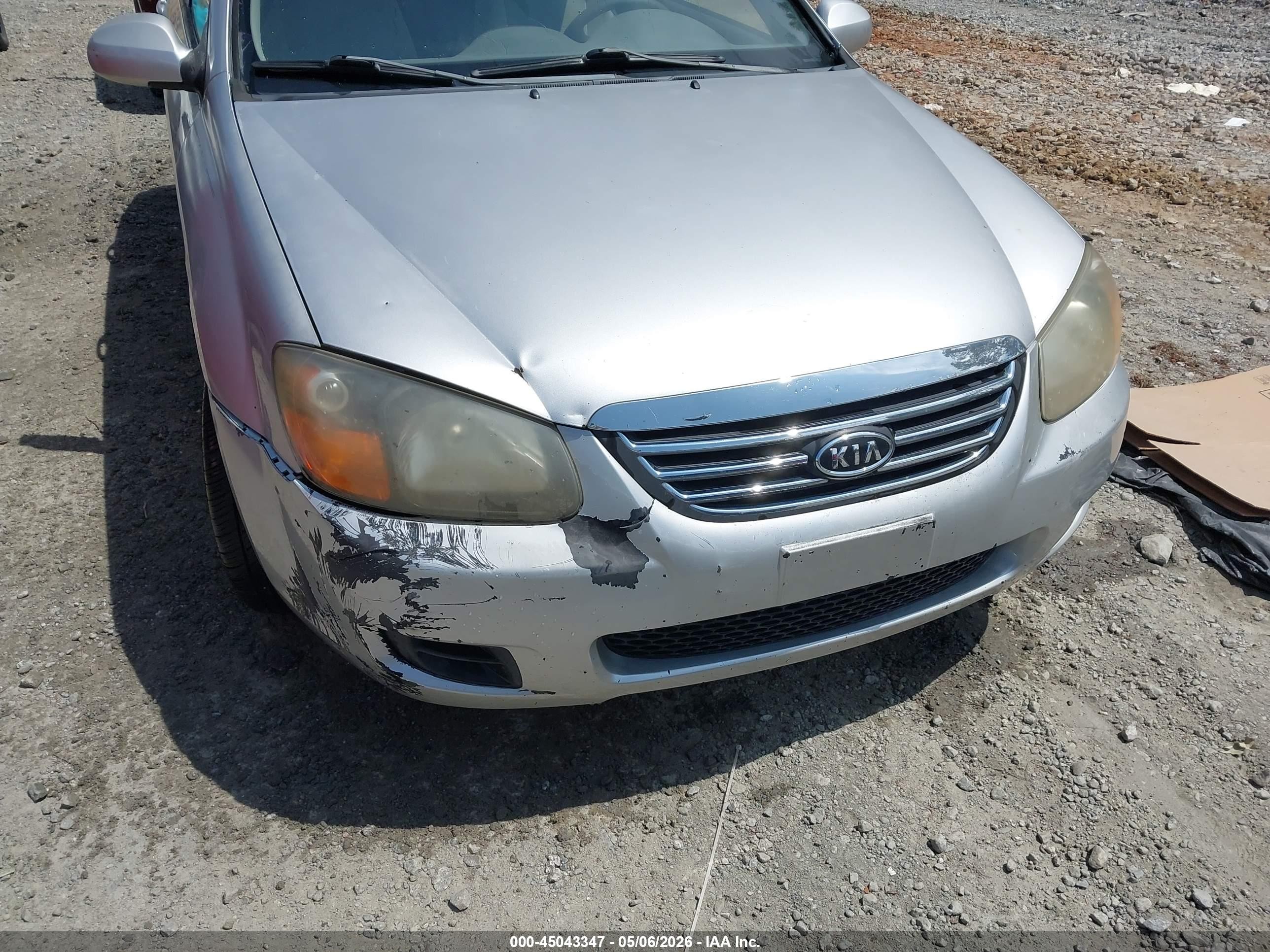 2009 Kia Spectra Ex Silver vin: KNAFE221295618804
