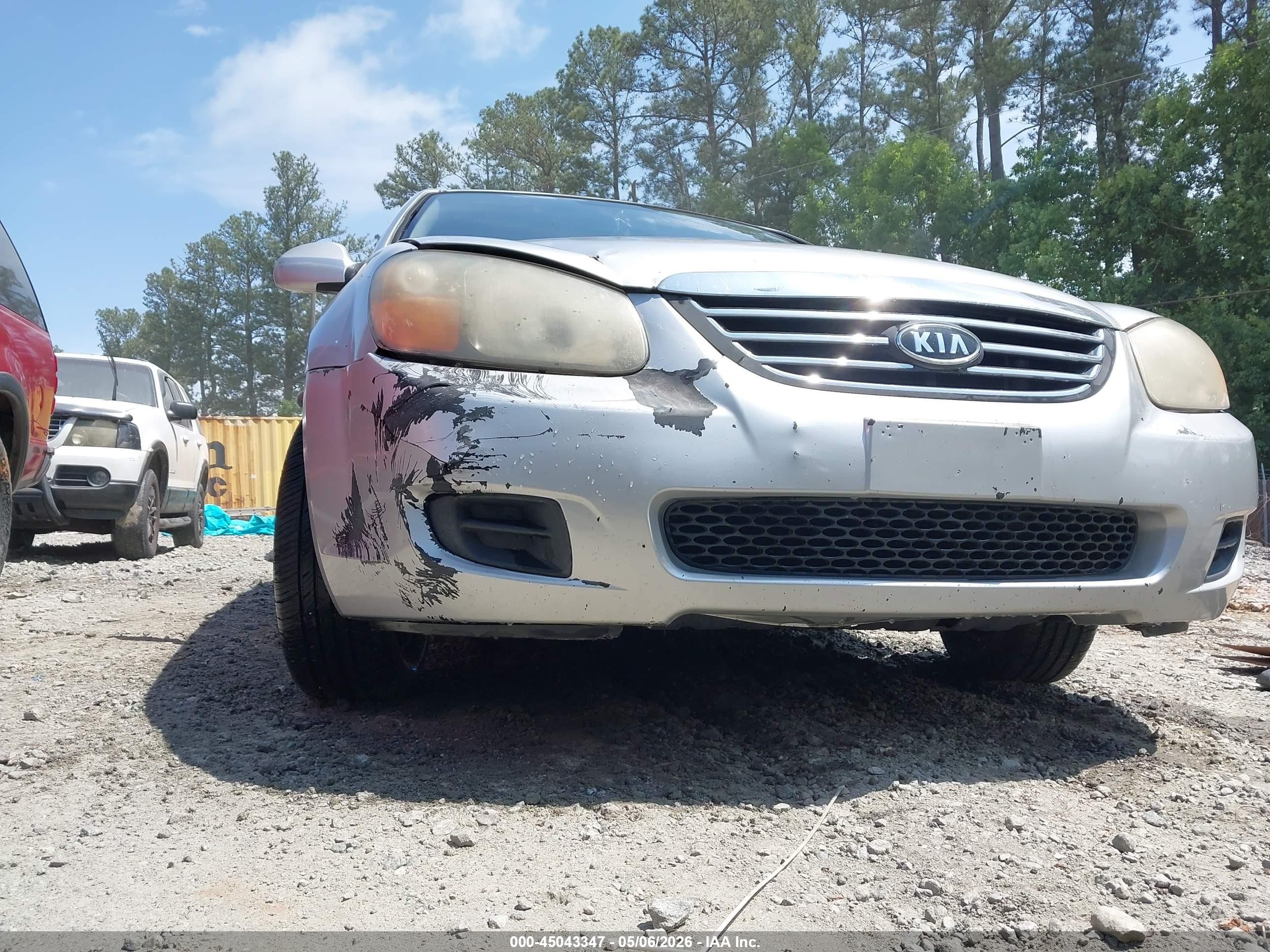 2009 Kia Spectra Ex Silver vin: KNAFE221295618804