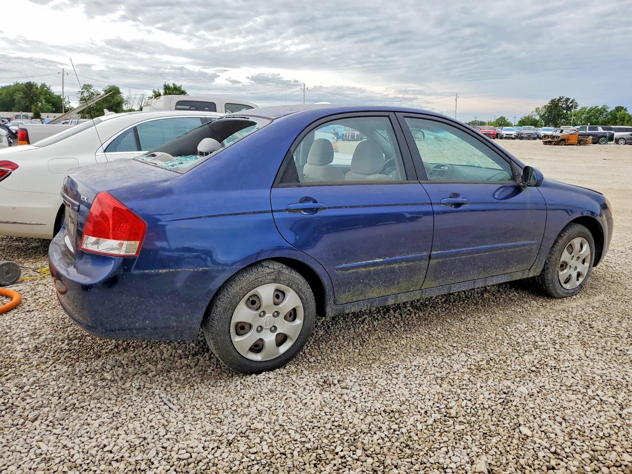2009 Kia Spectra Lx Blue vin: KNAFE221295636476
