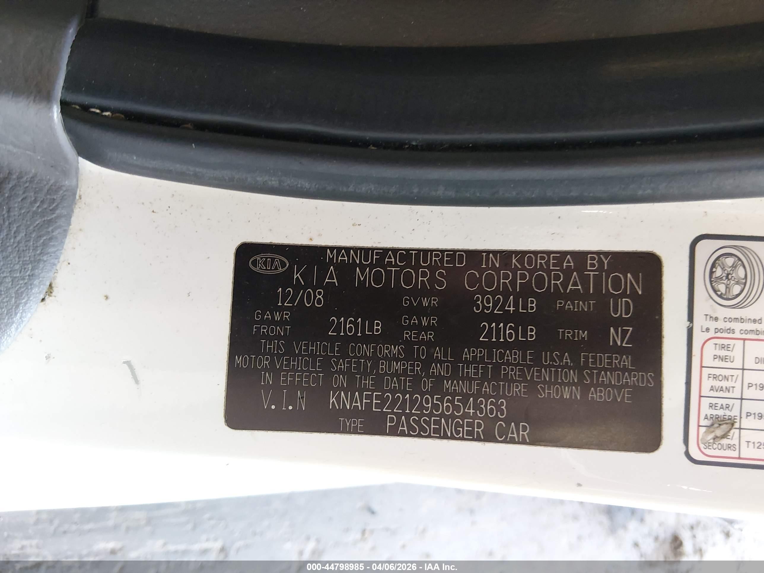 2009 Kia Spectra Ex White vin: KNAFE221295654363