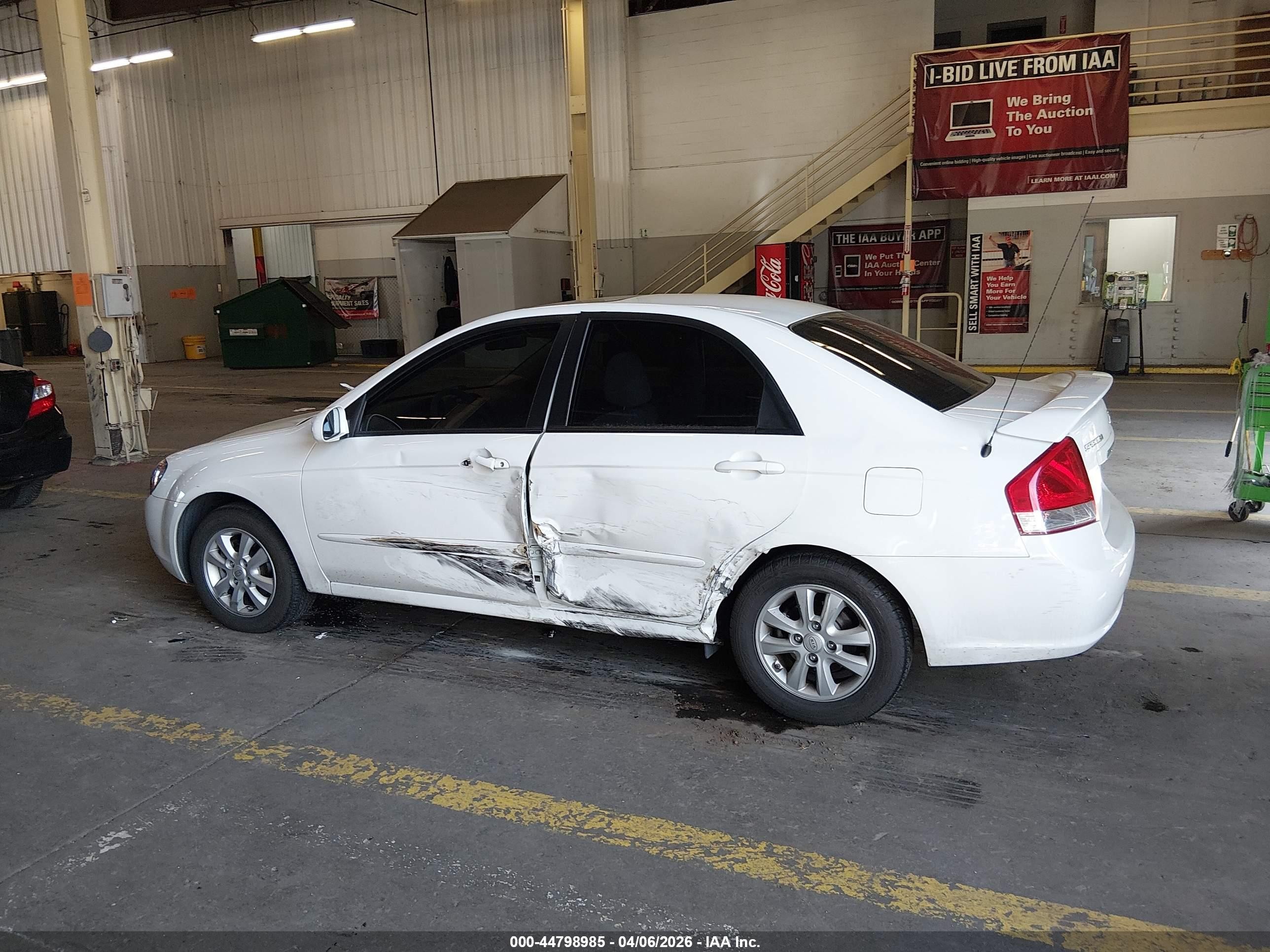 2009 Kia Spectra Ex White vin: KNAFE221295654363