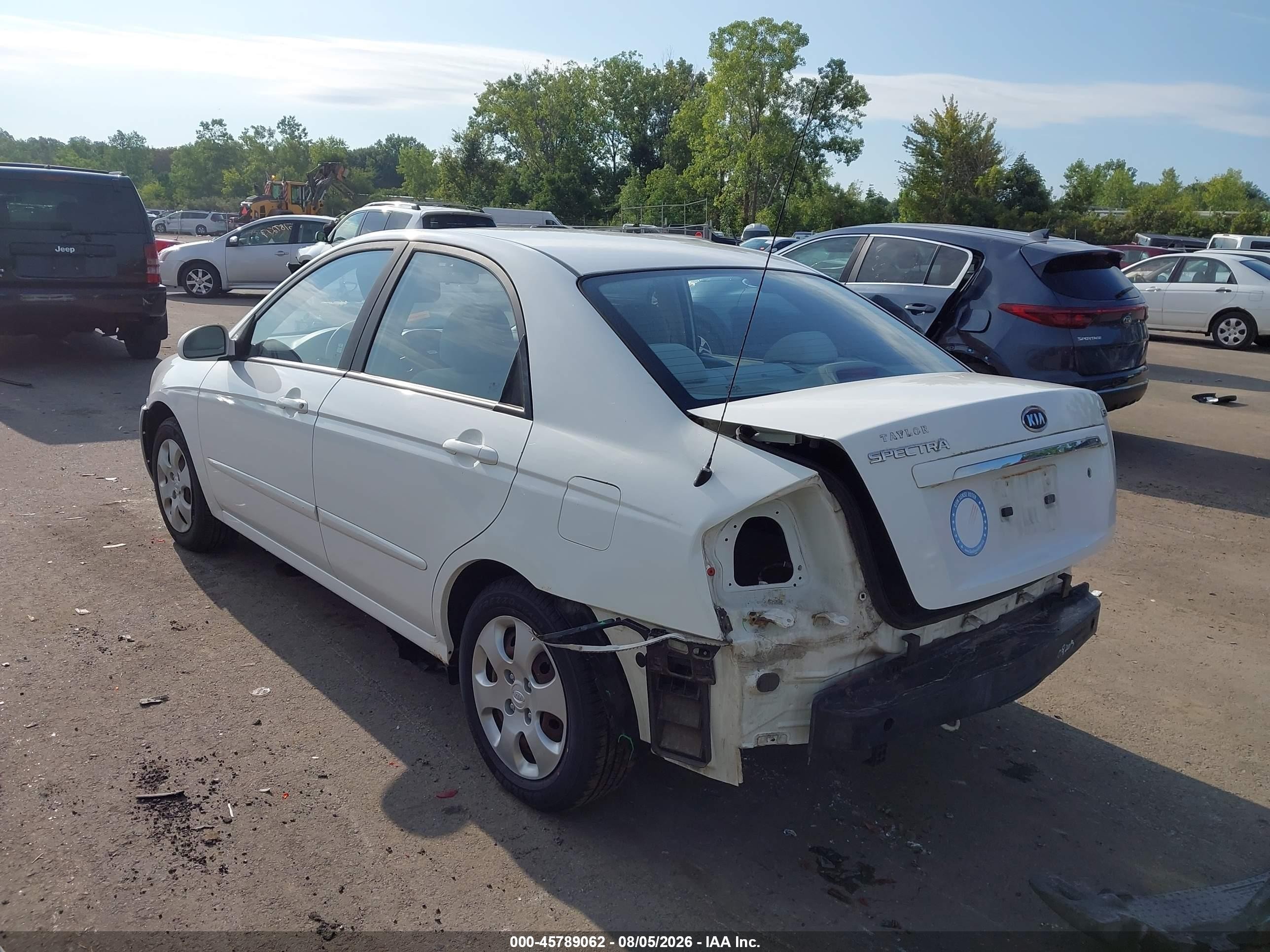 2009 Kia Spectra Ex White vin: KNAFE221395624031