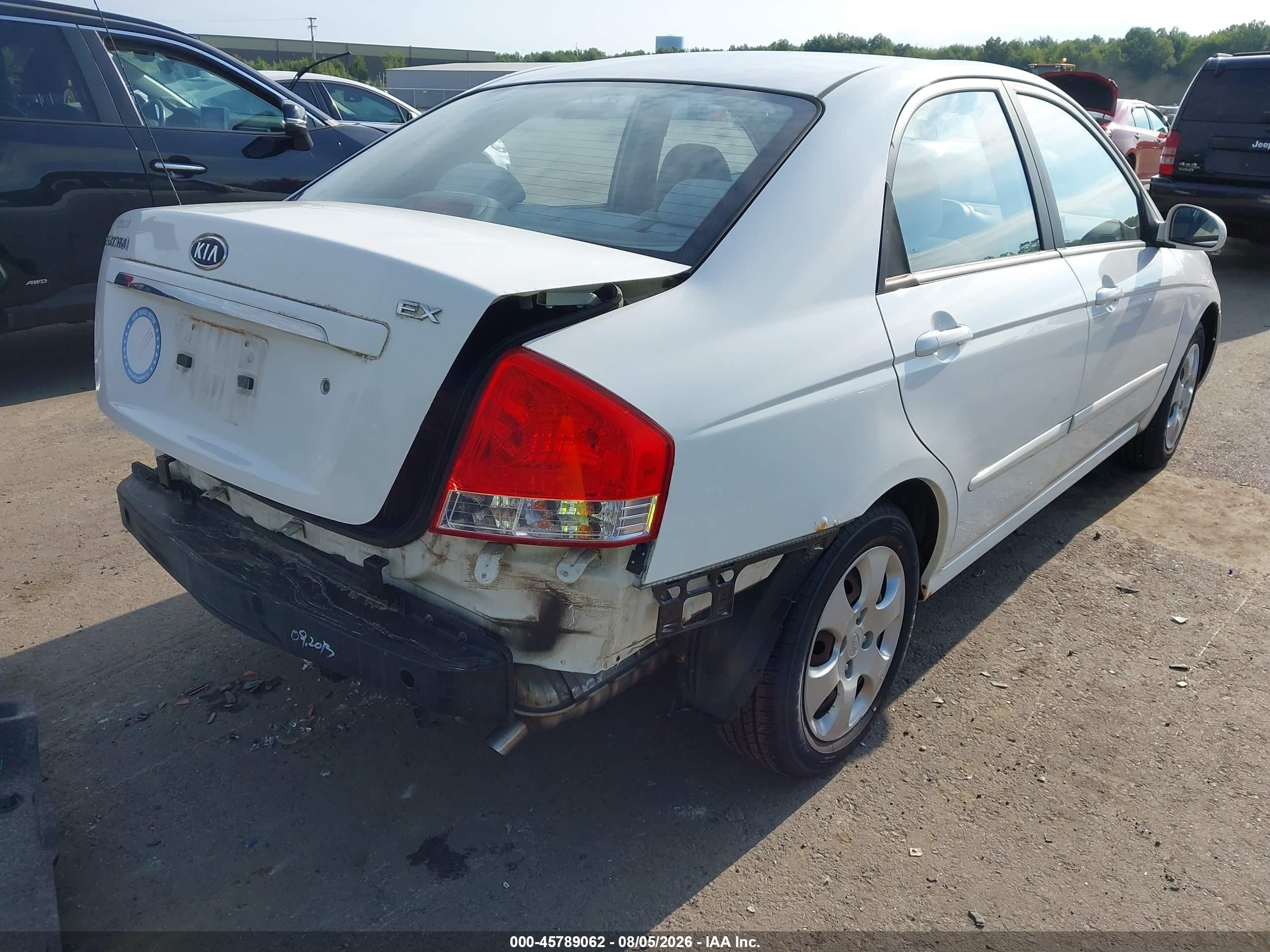 2009 Kia Spectra Ex White vin: KNAFE221395624031