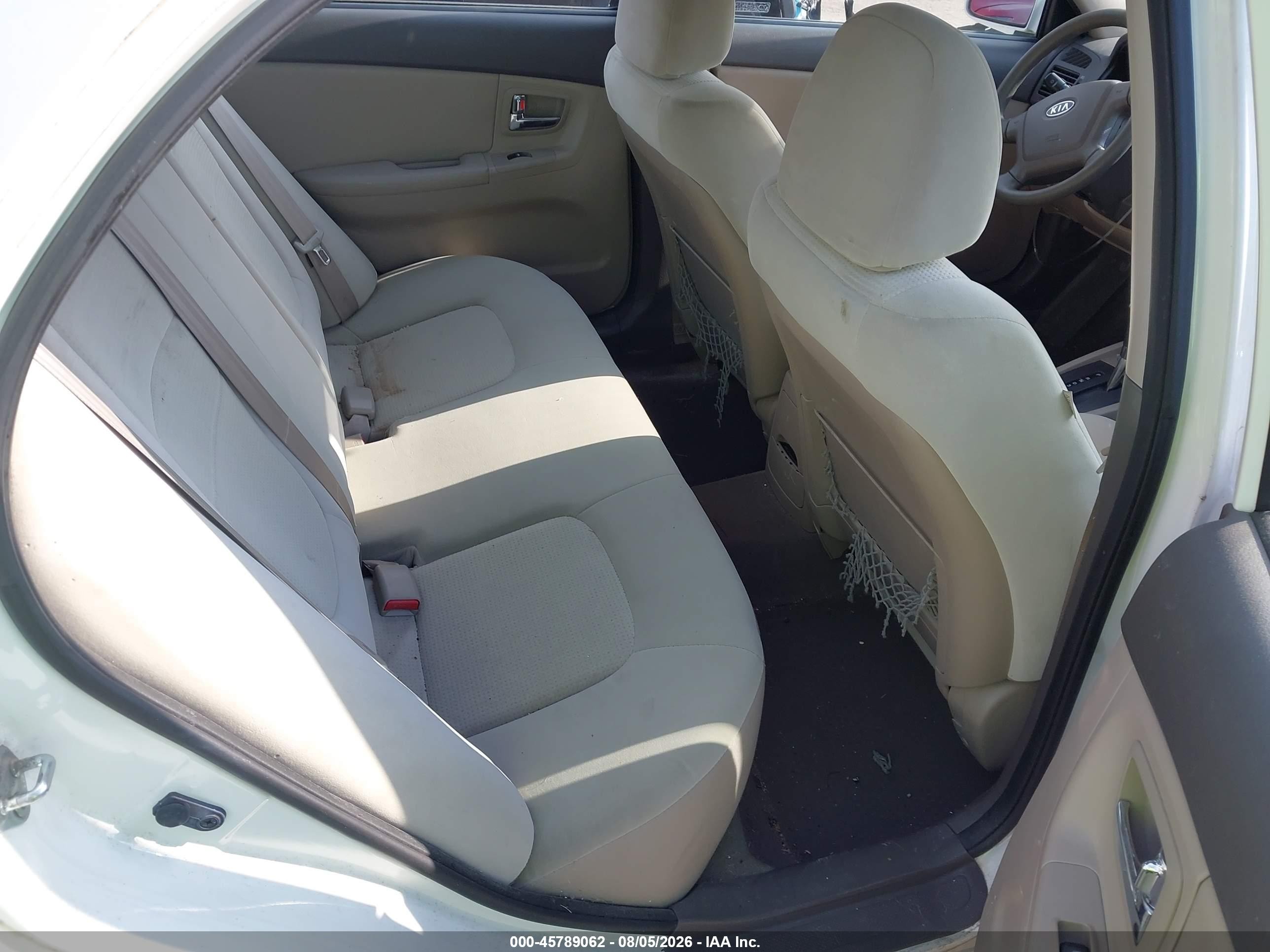 2009 Kia Spectra Ex White vin: KNAFE221395624031