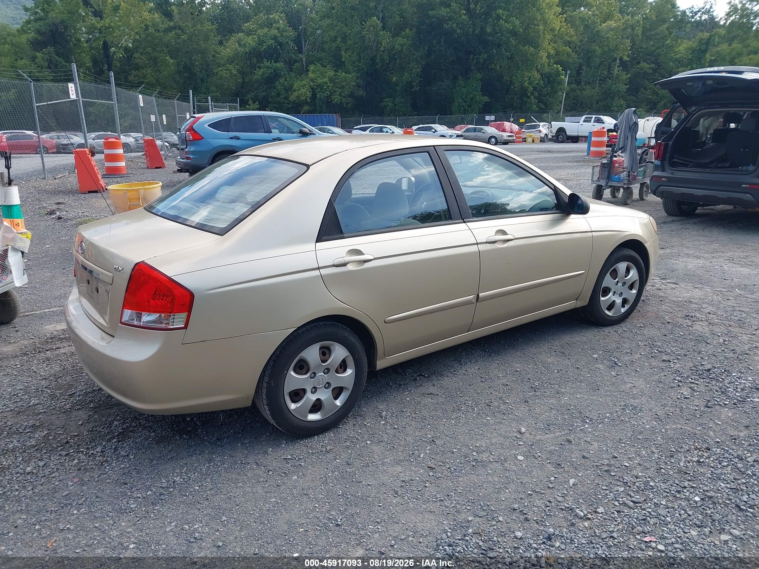 2009 Kia Spectra Ex Gold vin: KNAFE221395652220