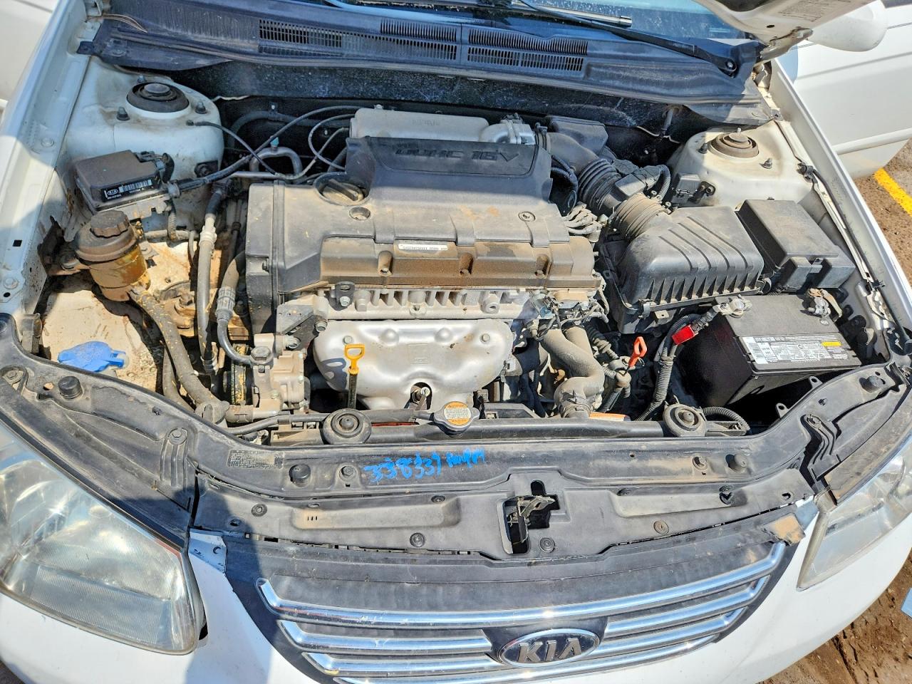 2009 Kia Spectra White vin: KNAFE221595630347