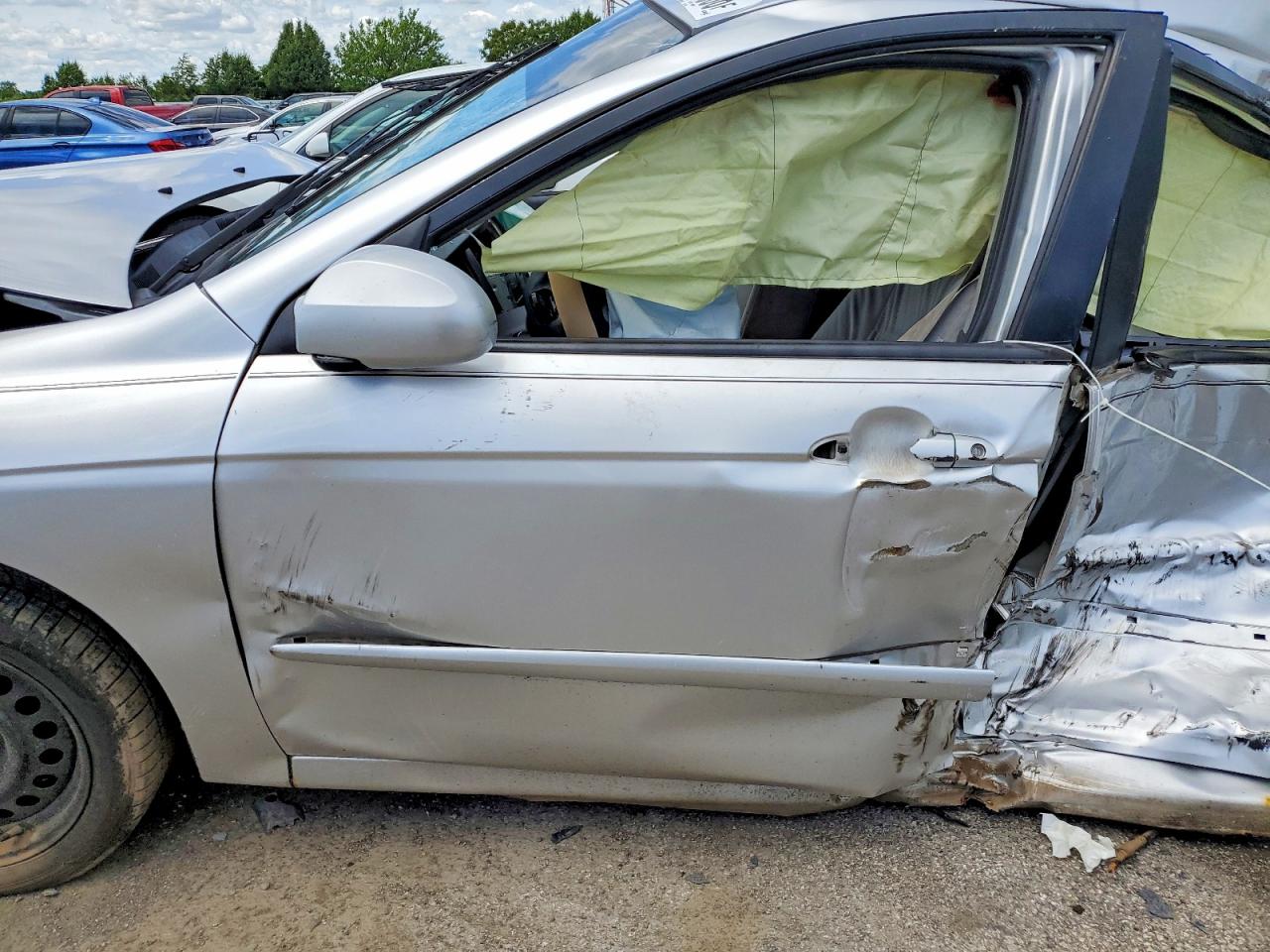 2009 Kia Spectra Lx Silver vin: KNAFE221595646063