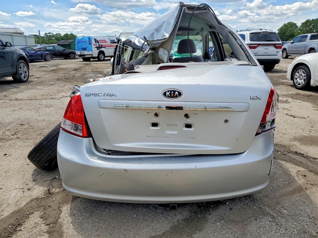 2009 Kia Spectra Lx Silver vin: KNAFE221595646063