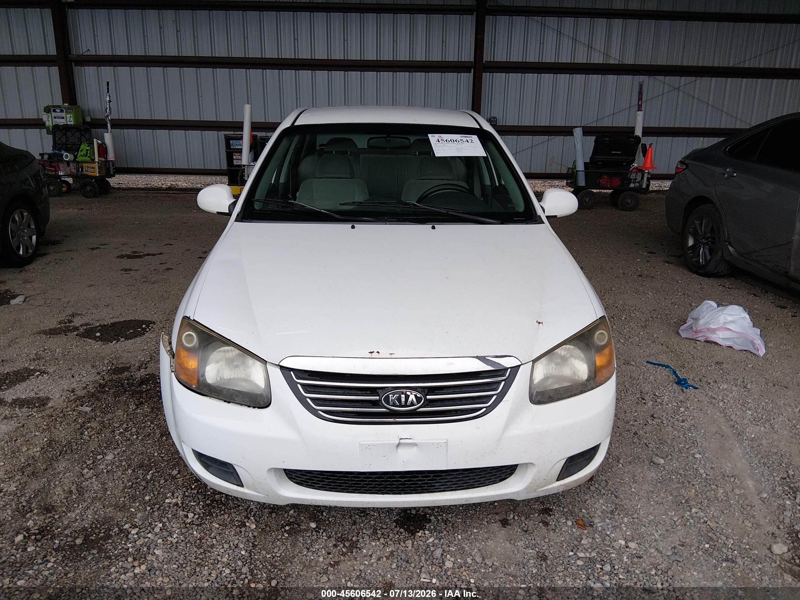 2009 Kia Spectra Lx Белый vin: KNAFE221695624184