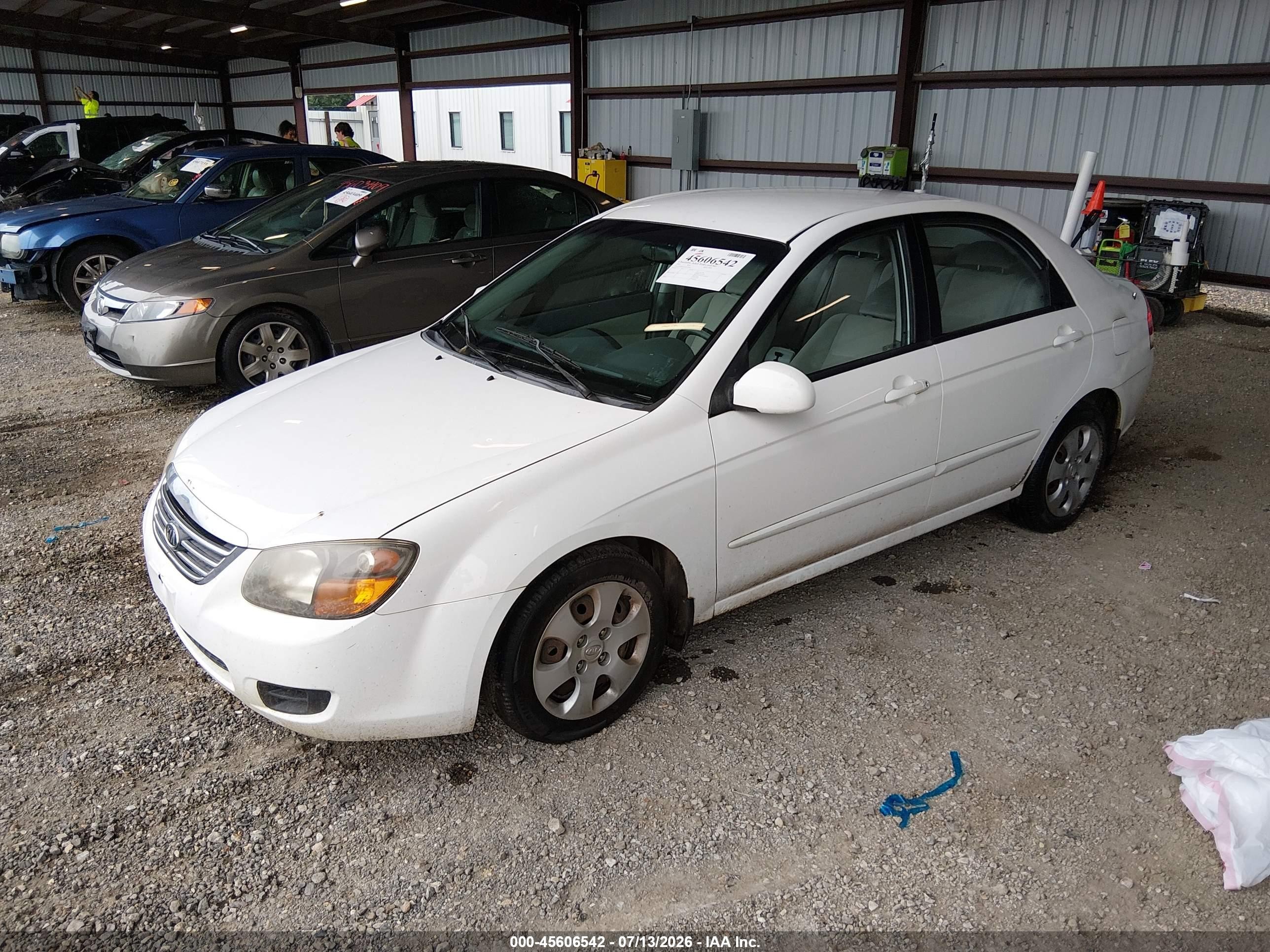 2009 Kia Spectra Lx Белый vin: KNAFE221695624184