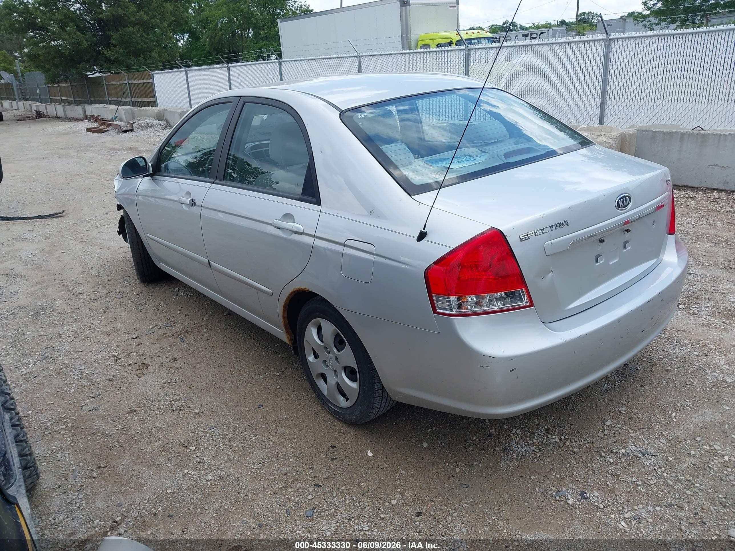2009 Kia Spectra Ex Серебряный vin: KNAFE221795590966