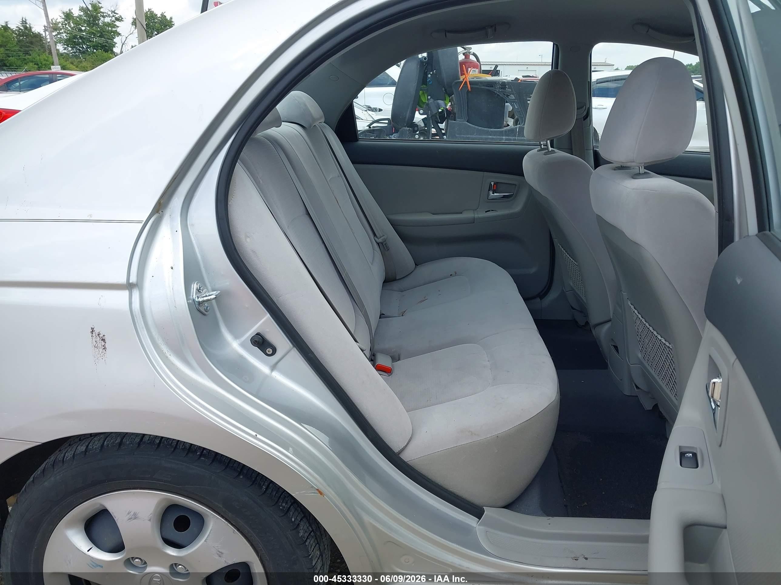 2009 Kia Spectra Ex Серебряный vin: KNAFE221795590966