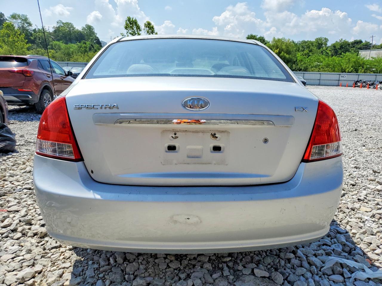 2009 Kia Spectra Lx Silver vin: KNAFE221795600489